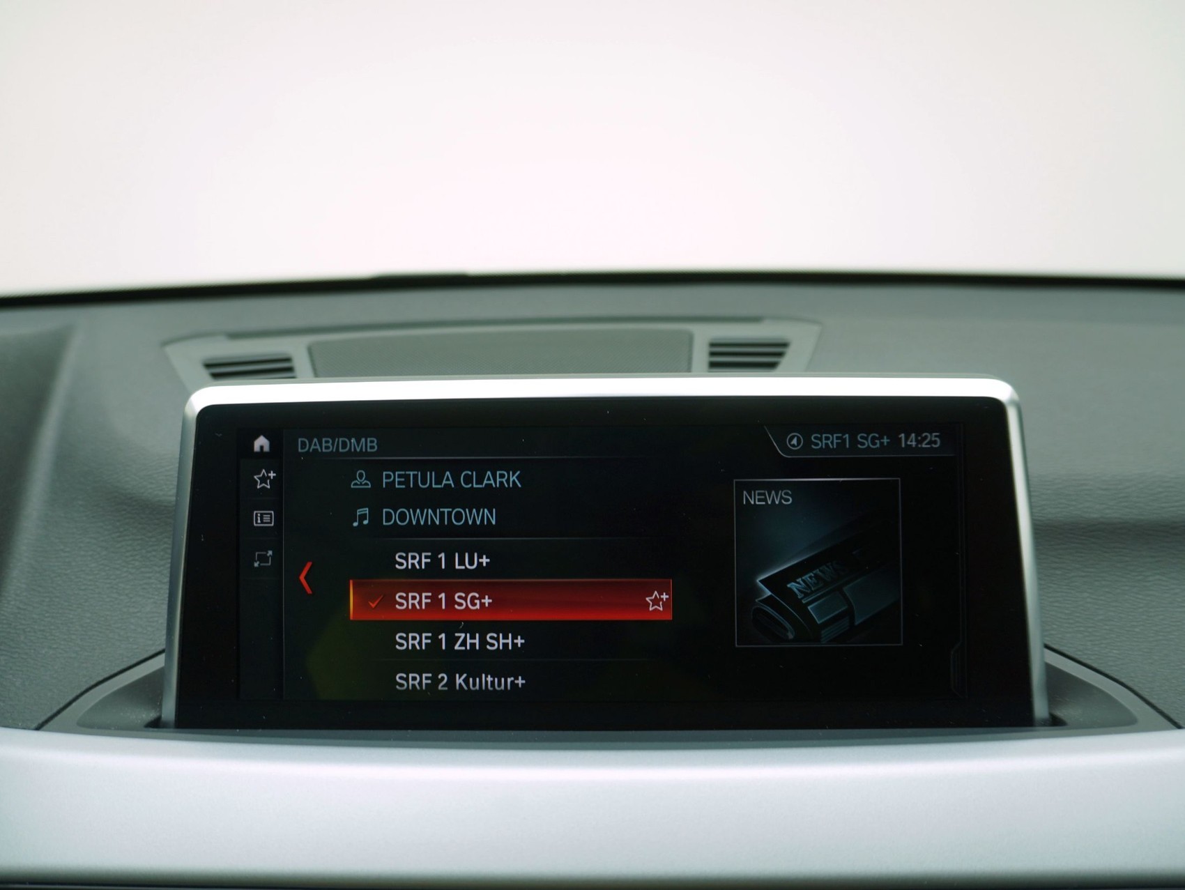 BMW X1 18i sDrive-image-17