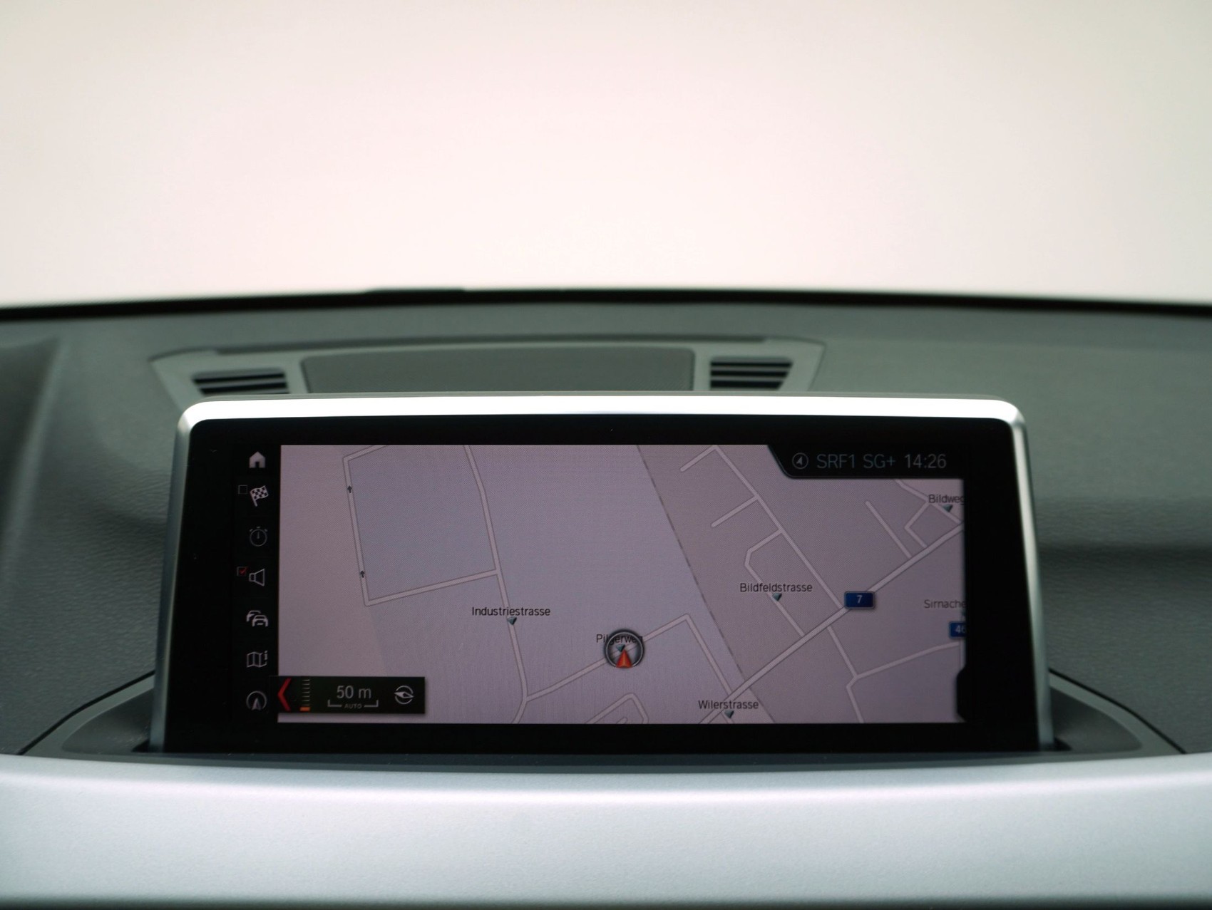 BMW X1 18i sDrive-image-18