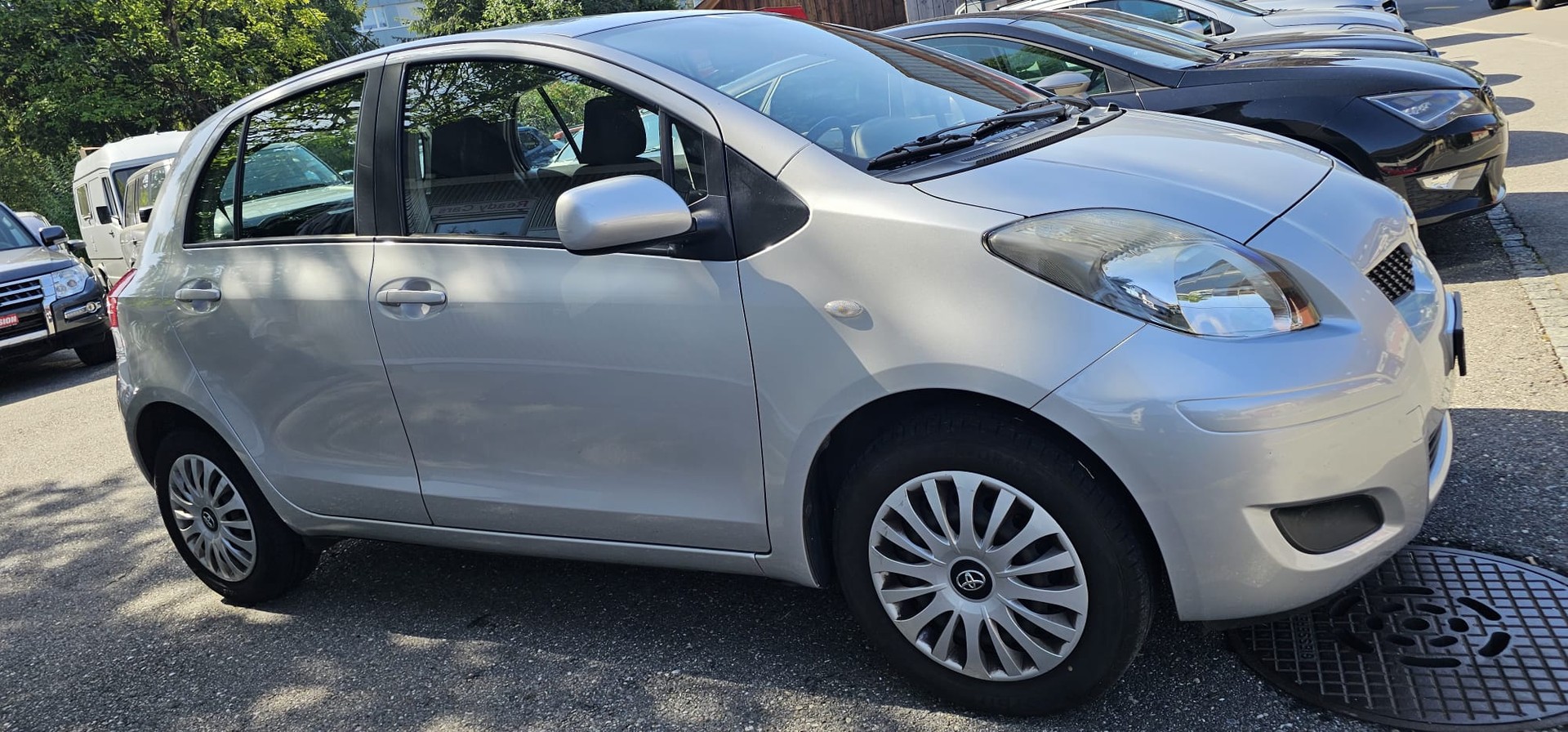 TOYOTA Yaris 1.33 Linea Sol-image-1