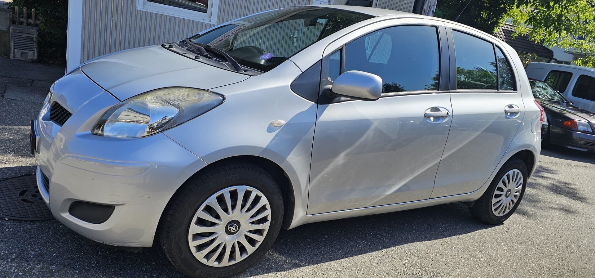 TOYOTA Yaris 1.33 Linea Sol-image-2