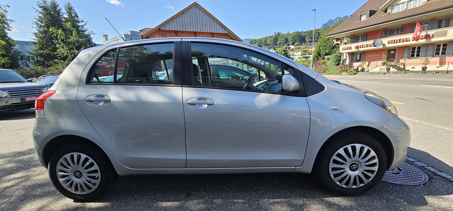 TOYOTA Yaris 1.33 Linea Sol-image-3