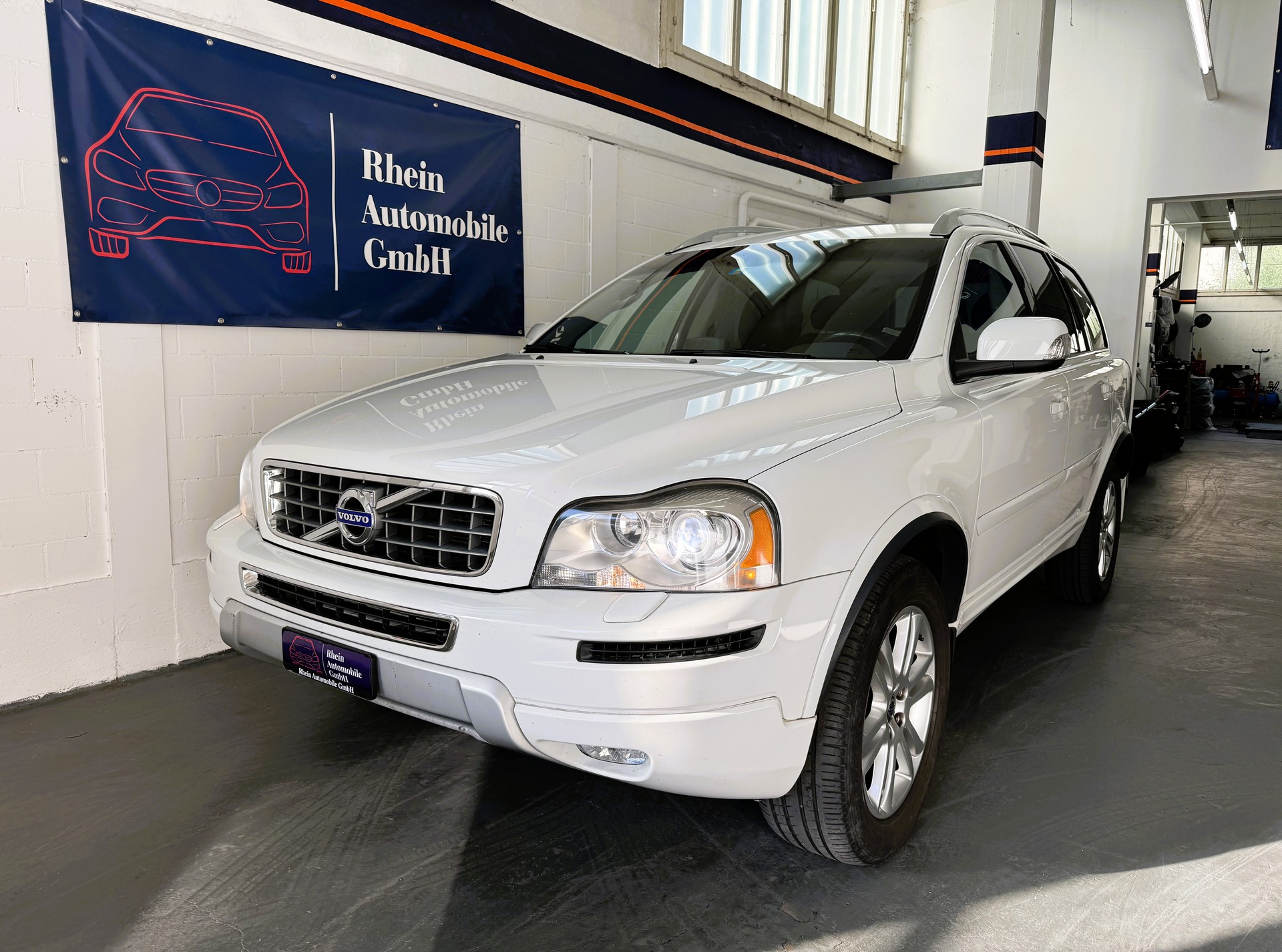 VOLVO XC90 D5 AWD Momentum Geartronic-image-0