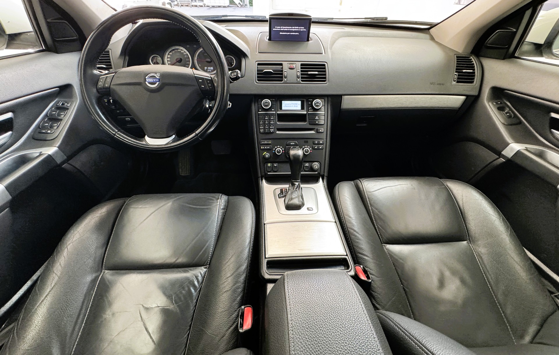 VOLVO XC90 D5 AWD Momentum Geartronic-image-10