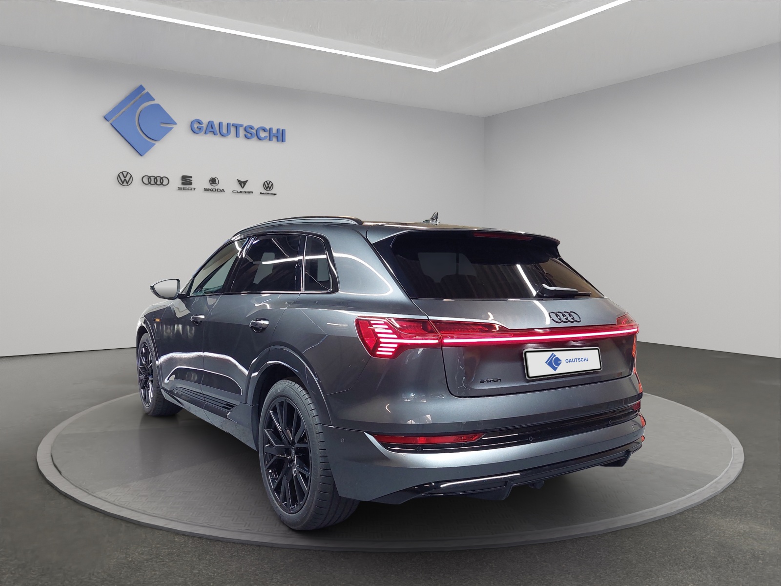 AUDI e-tron 55 S Line Black Edition quattro-image-2