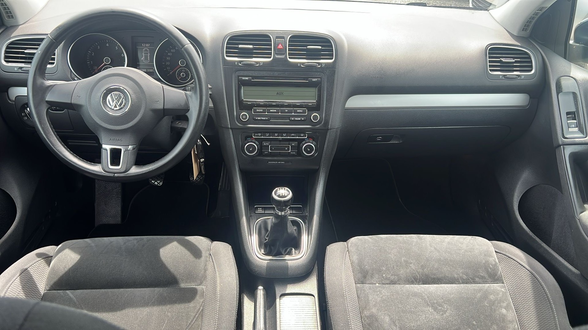 VW GOLF-image-7
