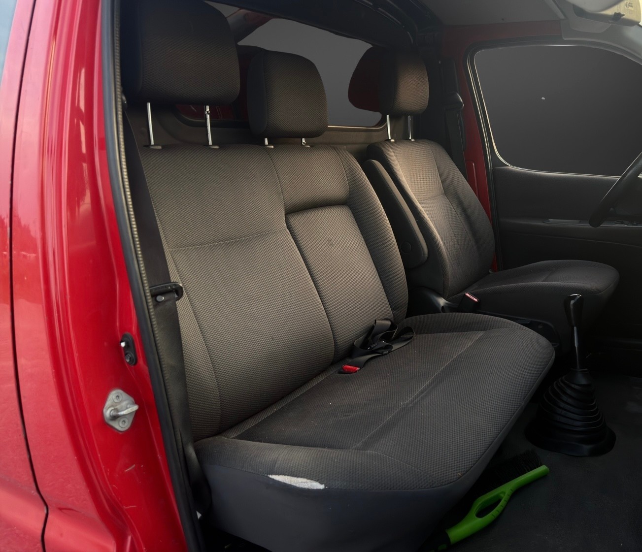 TOYOTA Hiace D-4D Van 4WD SWB-image-8