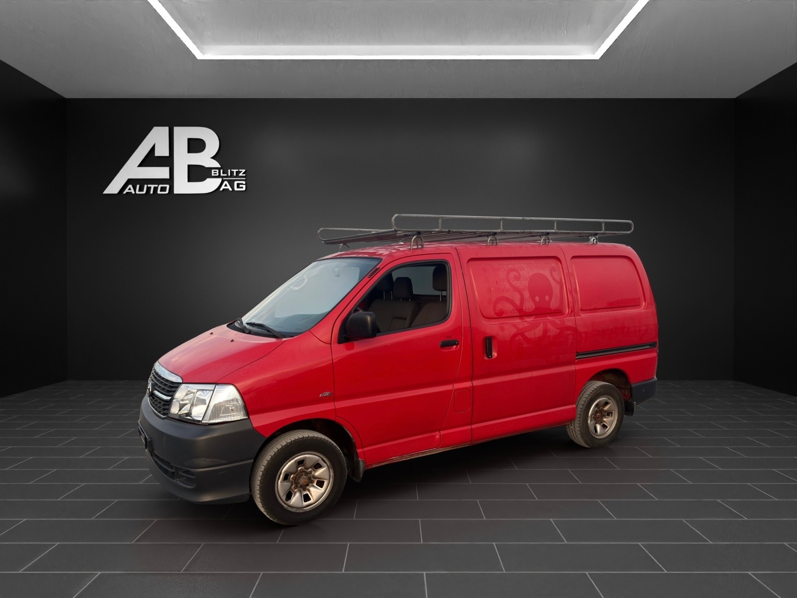 TOYOTA Hiace D-4D Van 4WD SWB-image-1