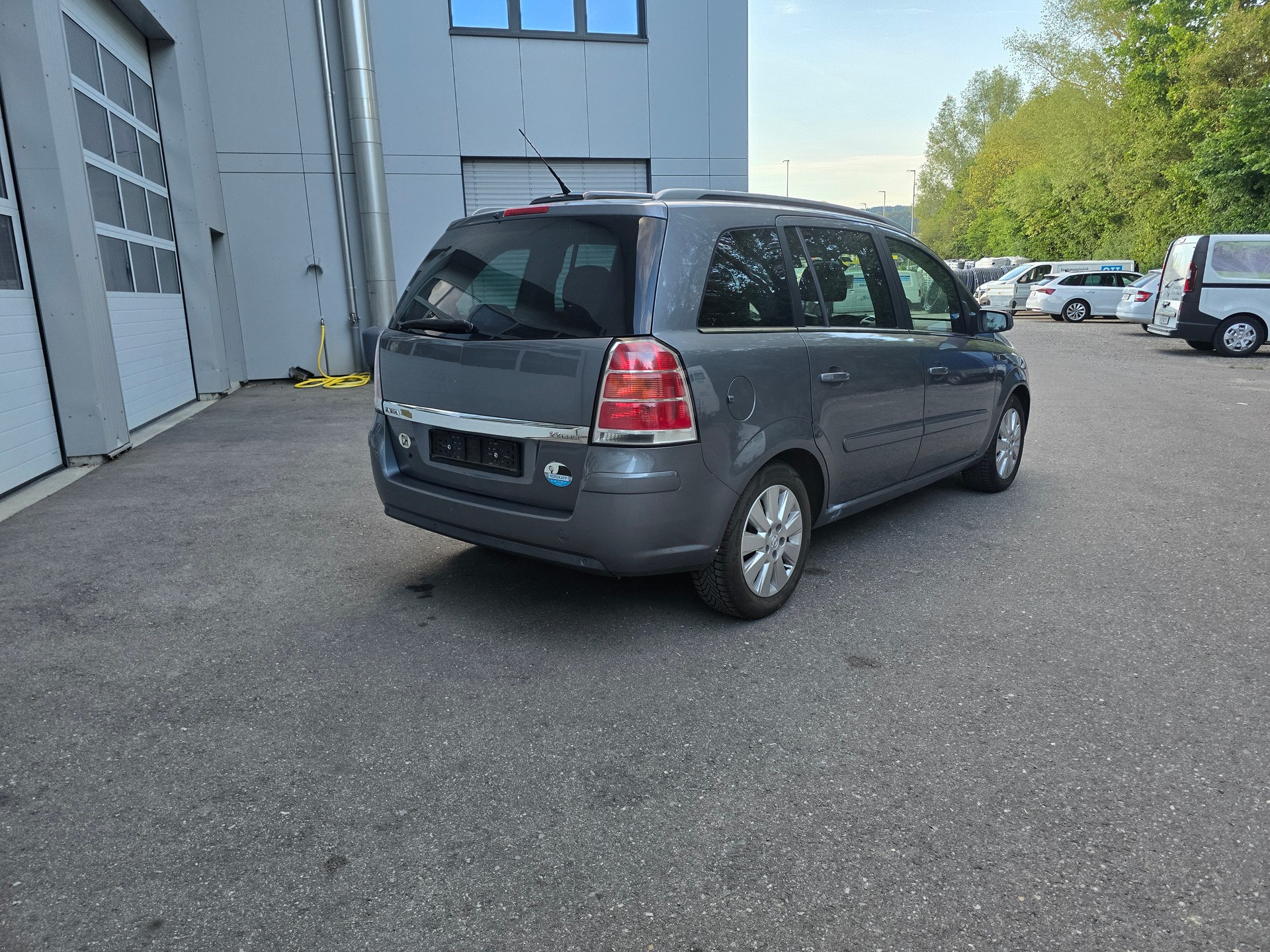 OPEL Zafira 2.2i 16V Cosmo-image-5