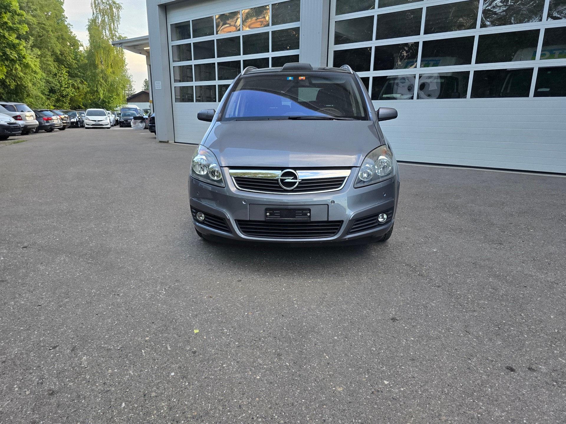 OPEL Zafira 2.2i 16V Cosmo-image-2