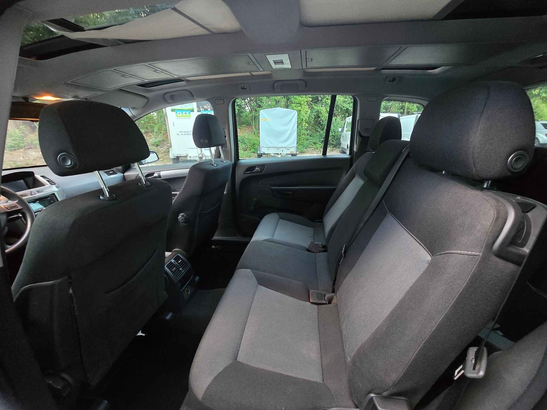 OPEL Zafira 2.2i 16V Cosmo-image-9