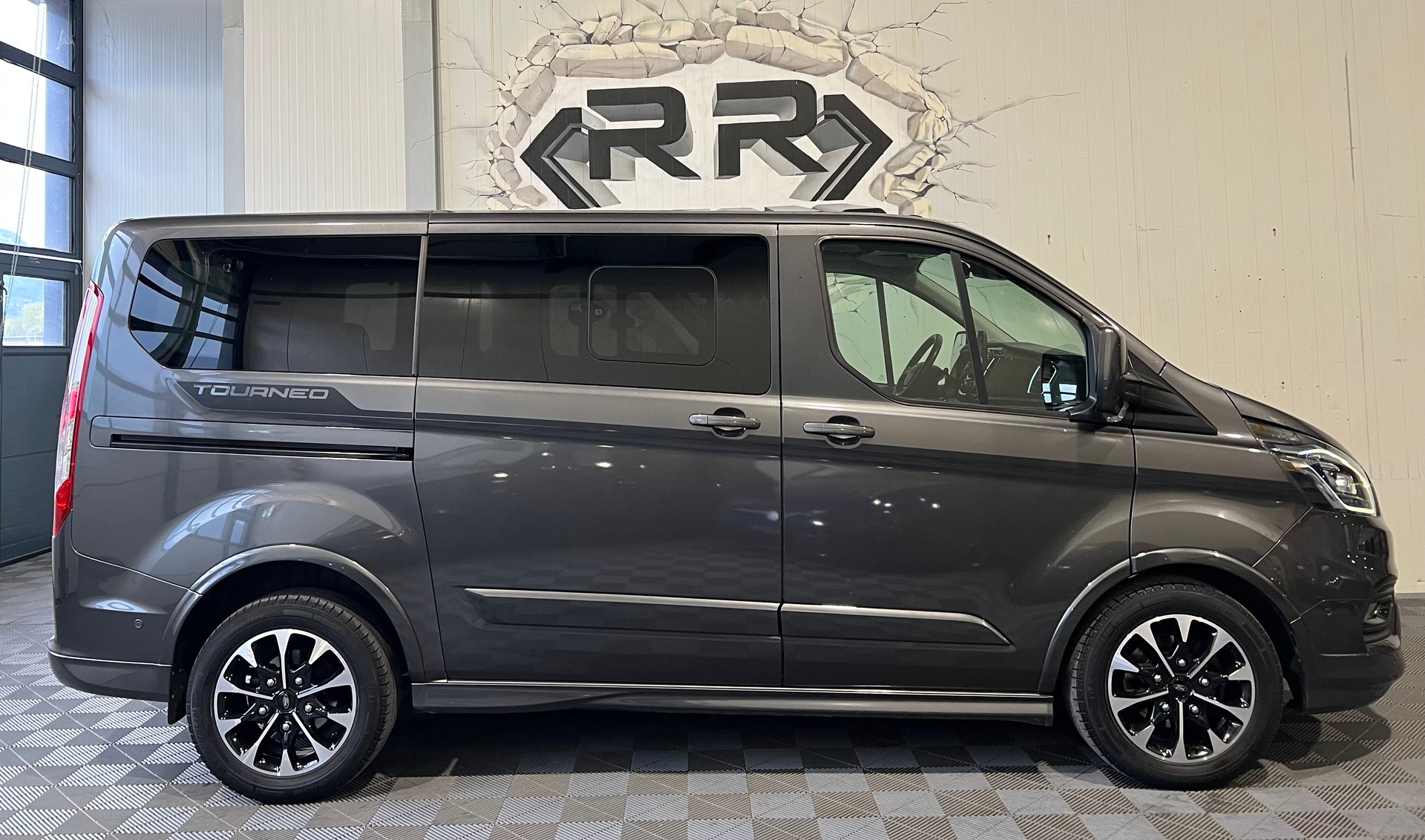 FORD Tourneo Custom 320 L1H1 Sport A-image-4