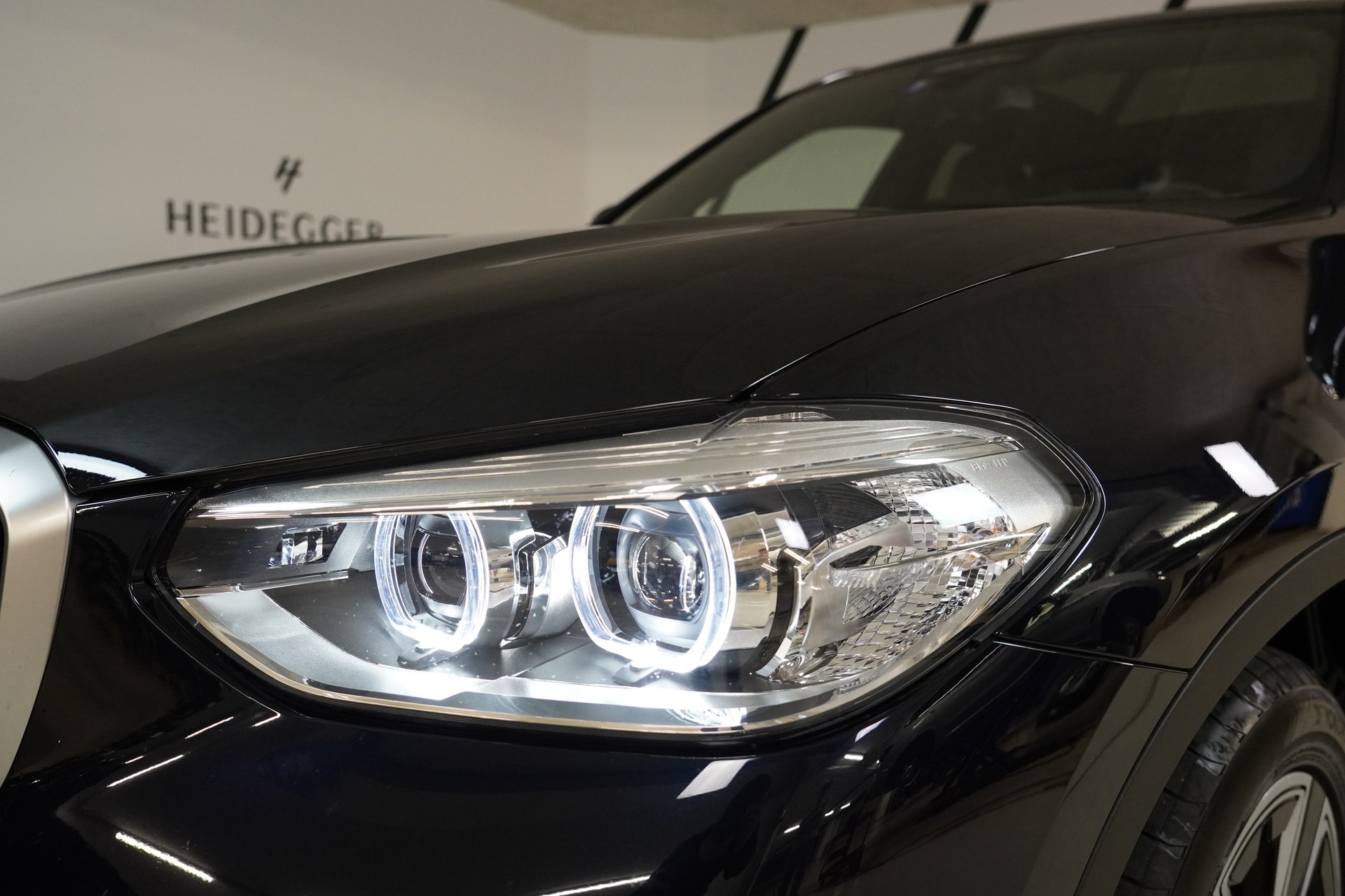 BMW iX3-image-9