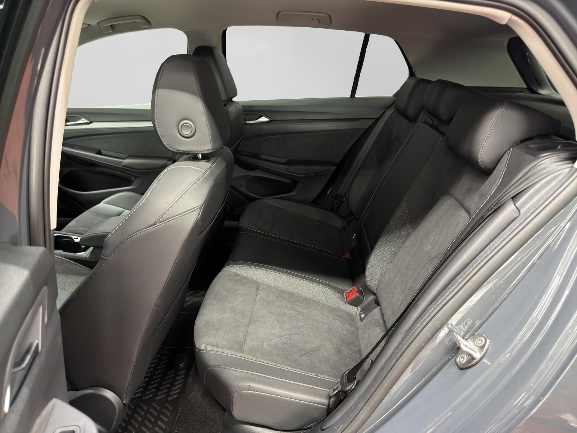 VW Golf VIII 1.5 TSI PHEV Style DSG-image-6