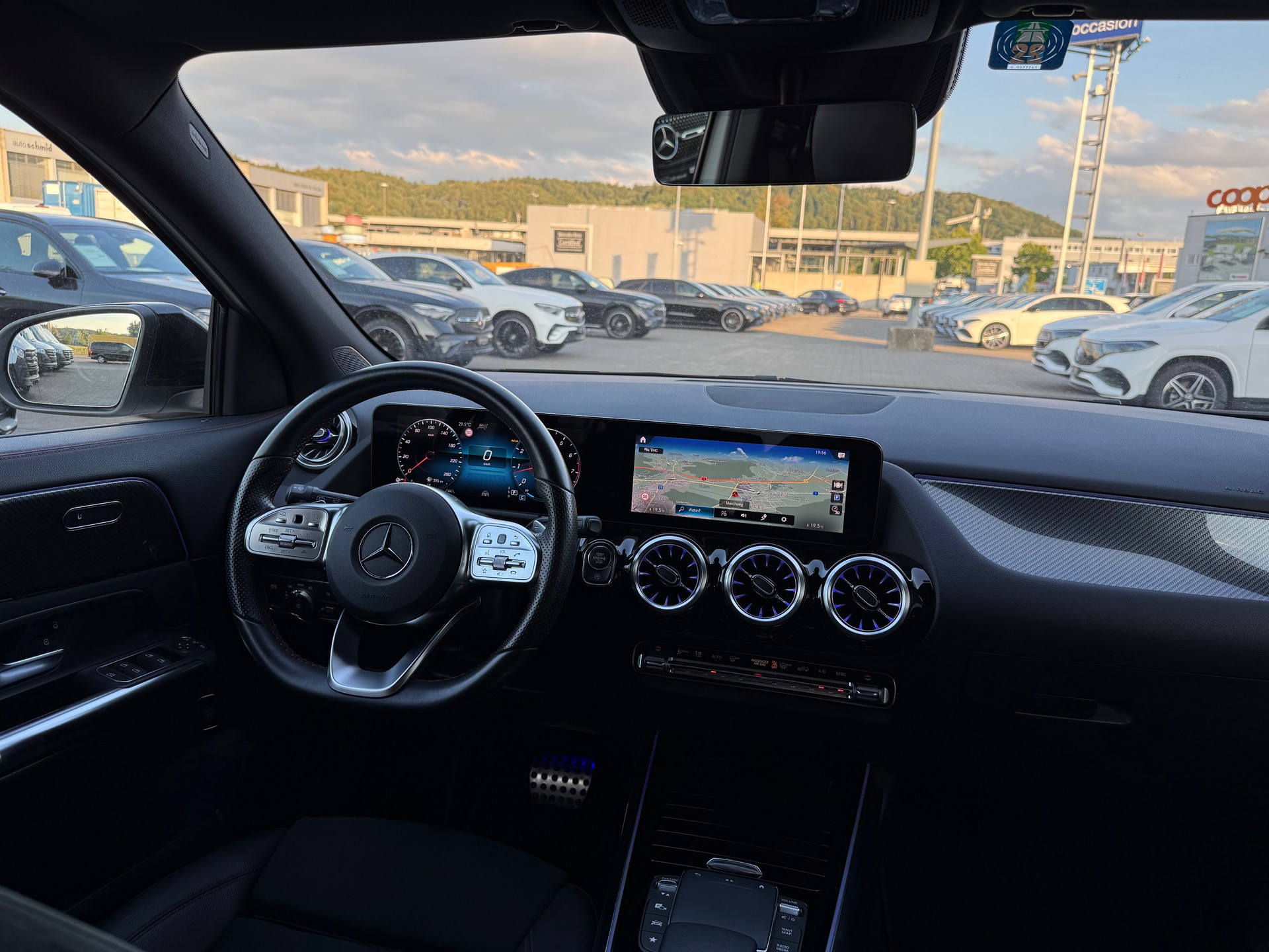 MERCEDES-BENZ GLA 250 4Matic AMG Line 8G-DCT-image-5