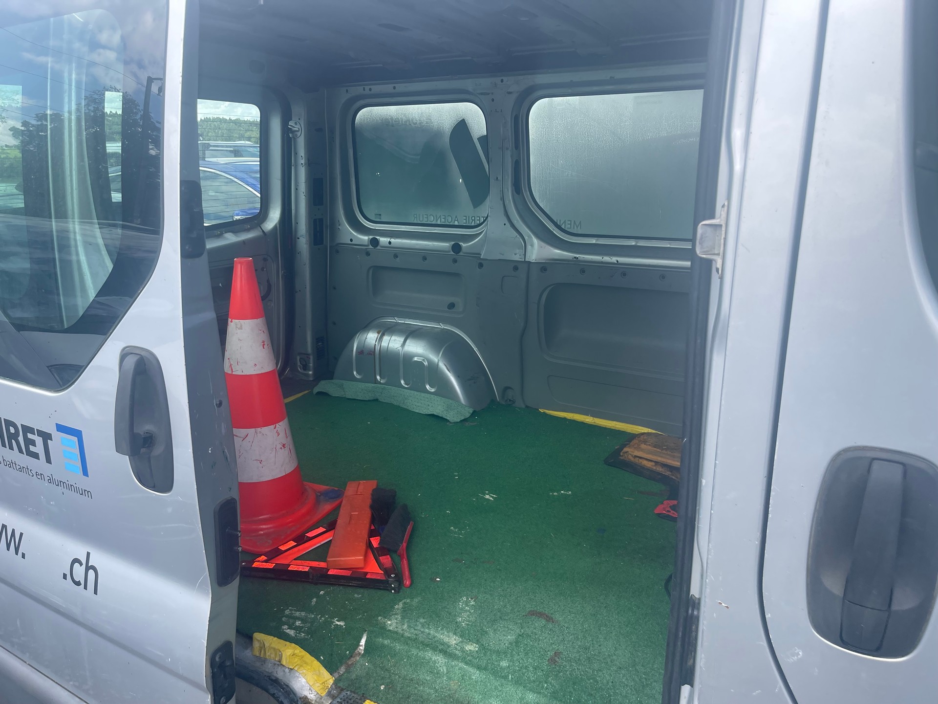 RENAULT Trafic 2.5 dCi 2.9t L2H2-image-5