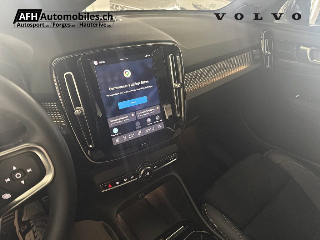 VOLVO XC40 P8 Twin Pro AWD-image-15