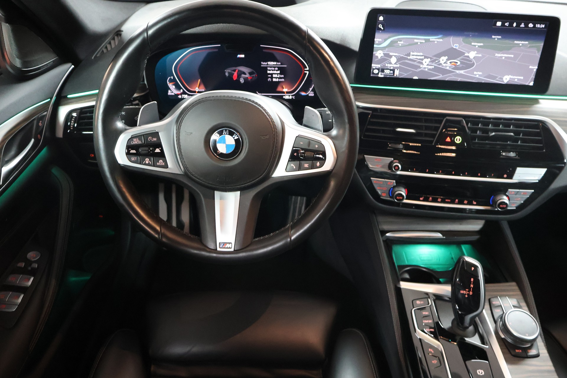 BMW 520d xDrive 48V Touring M Sport Steptronic-image-9