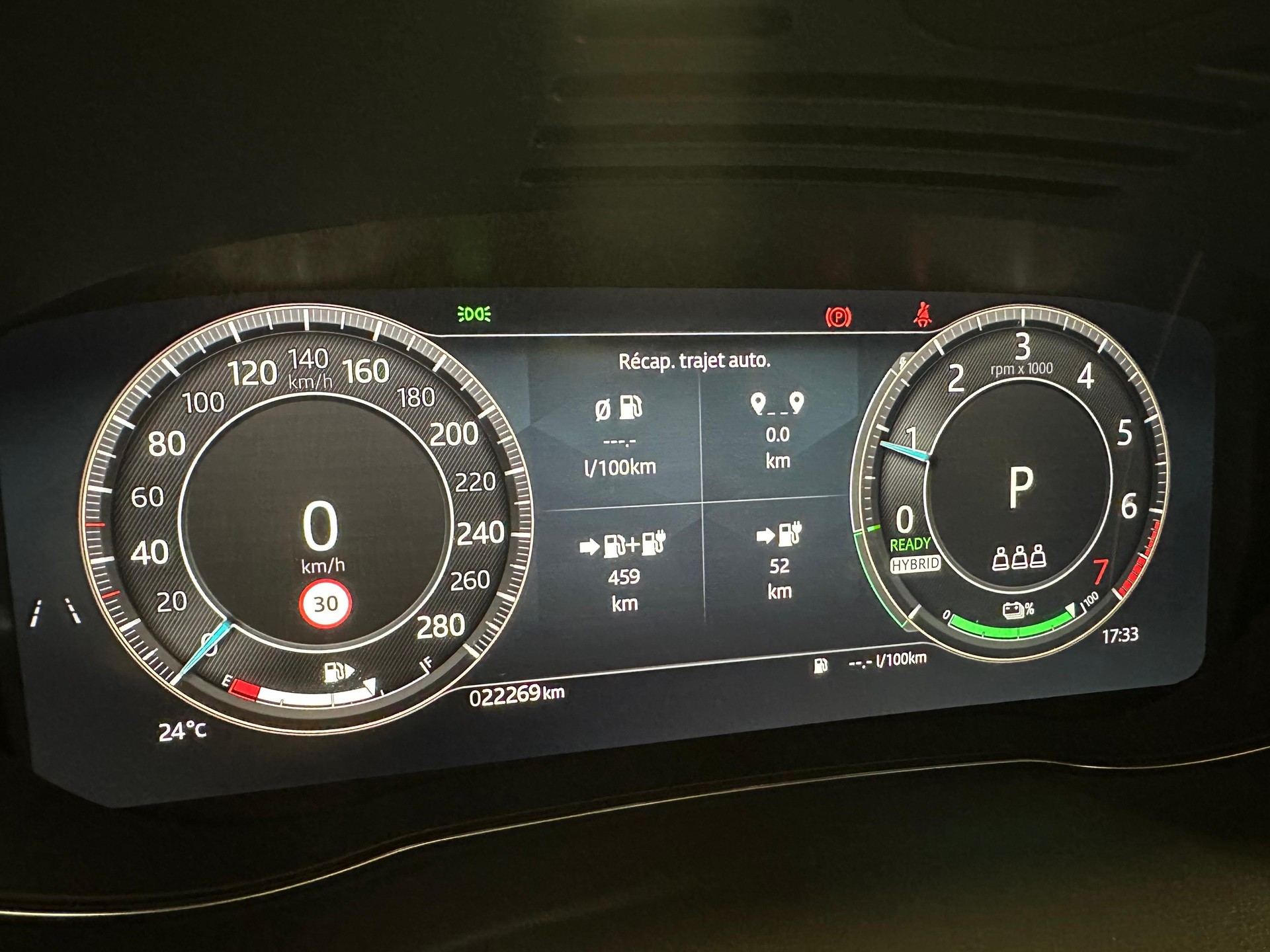 JAGUAR E-Pace 1.5 T 270e R-Dynamic SE AWD-image-10