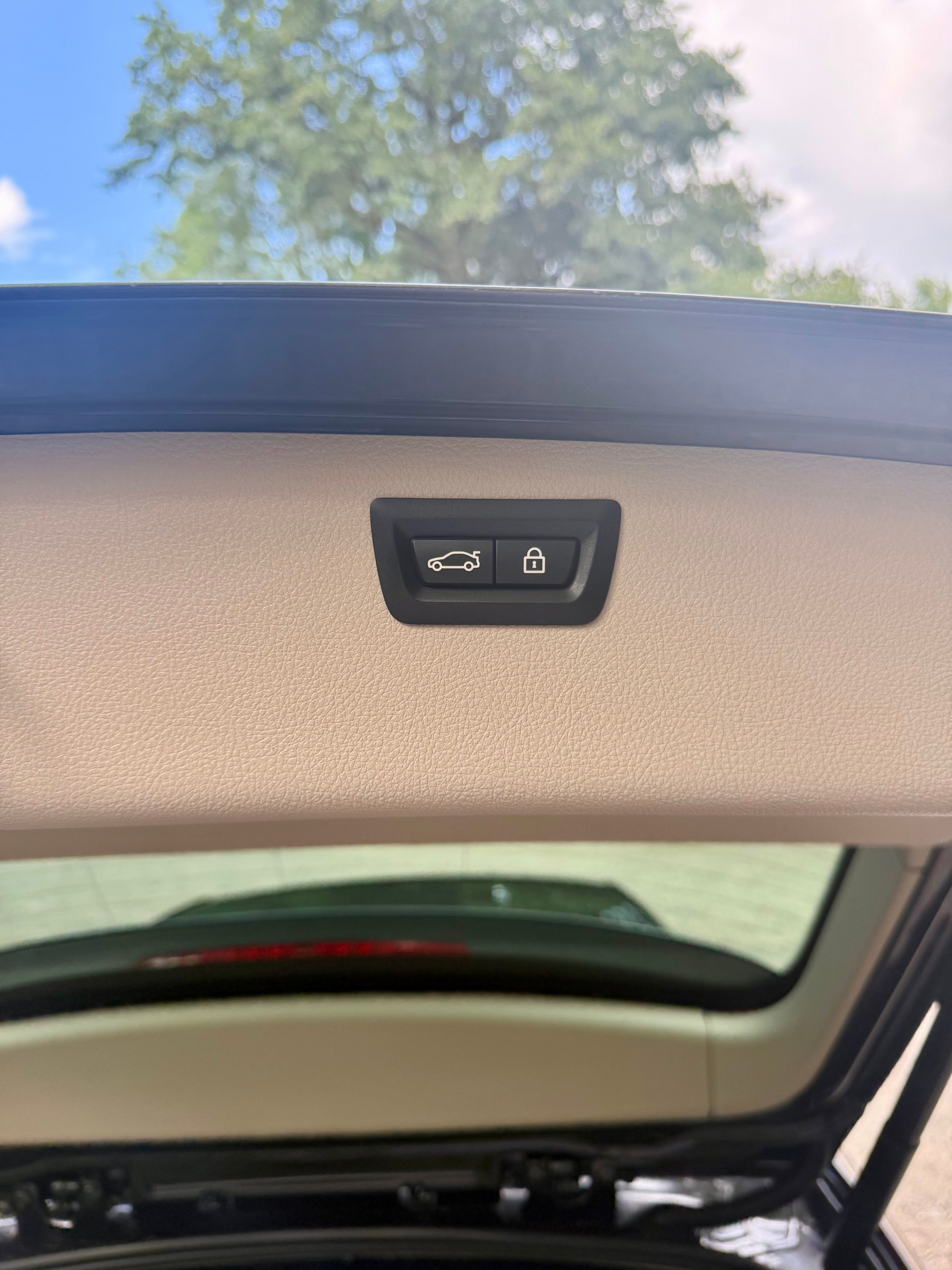 BMW 330i xDrive SAG-image-11