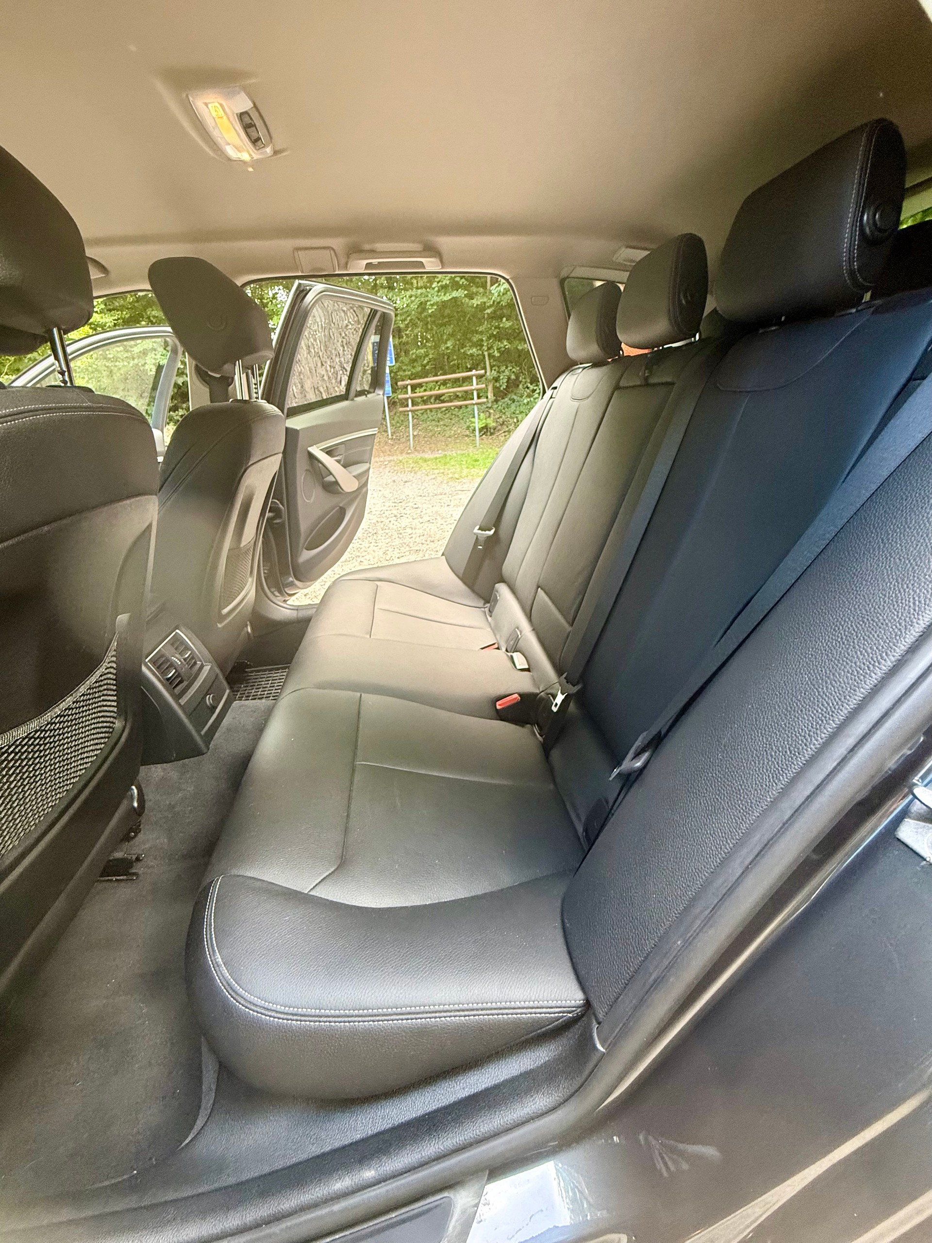 BMW 330i xDrive SAG-image-13