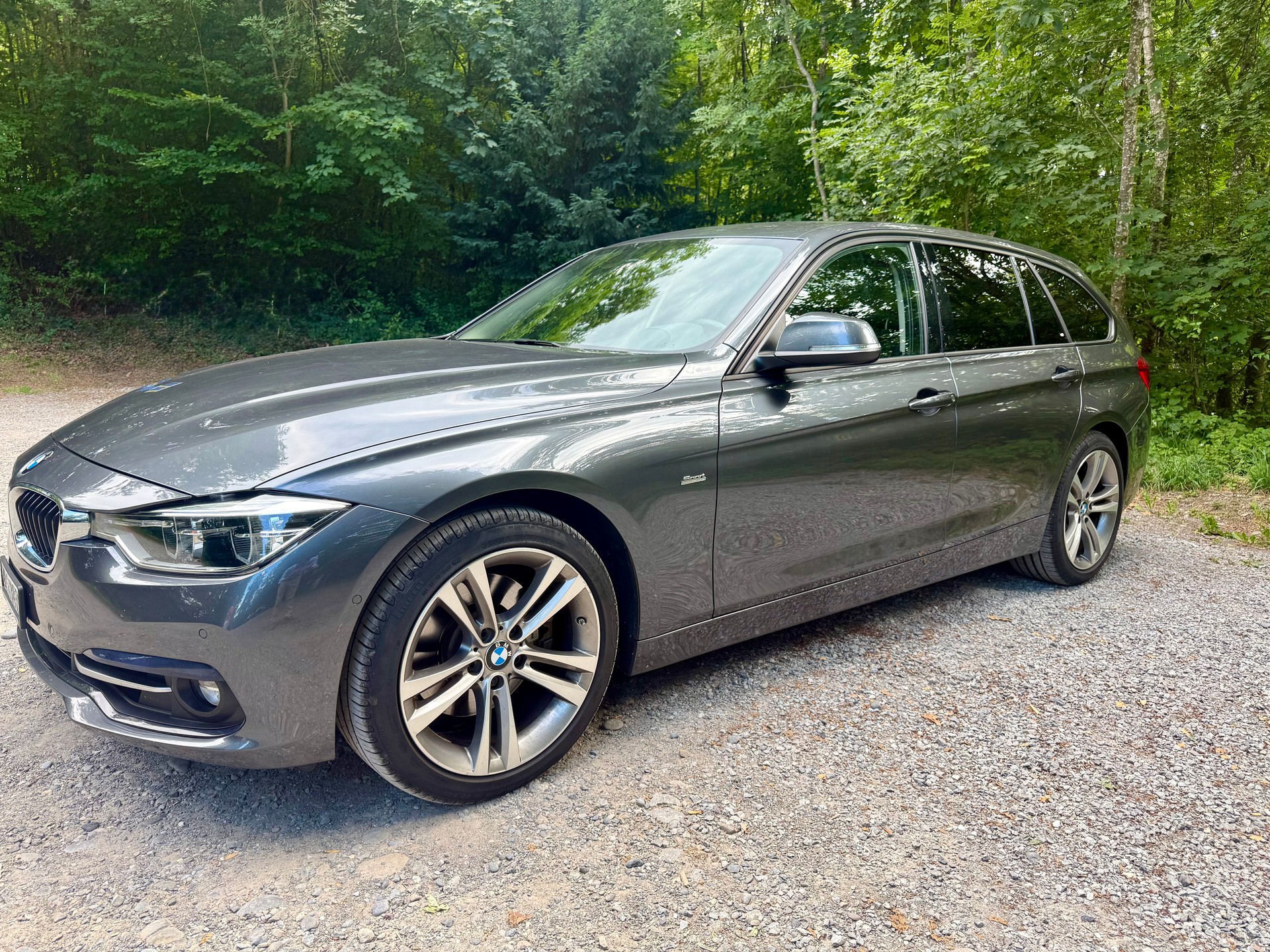 BMW 330i xDrive SAG-image-0