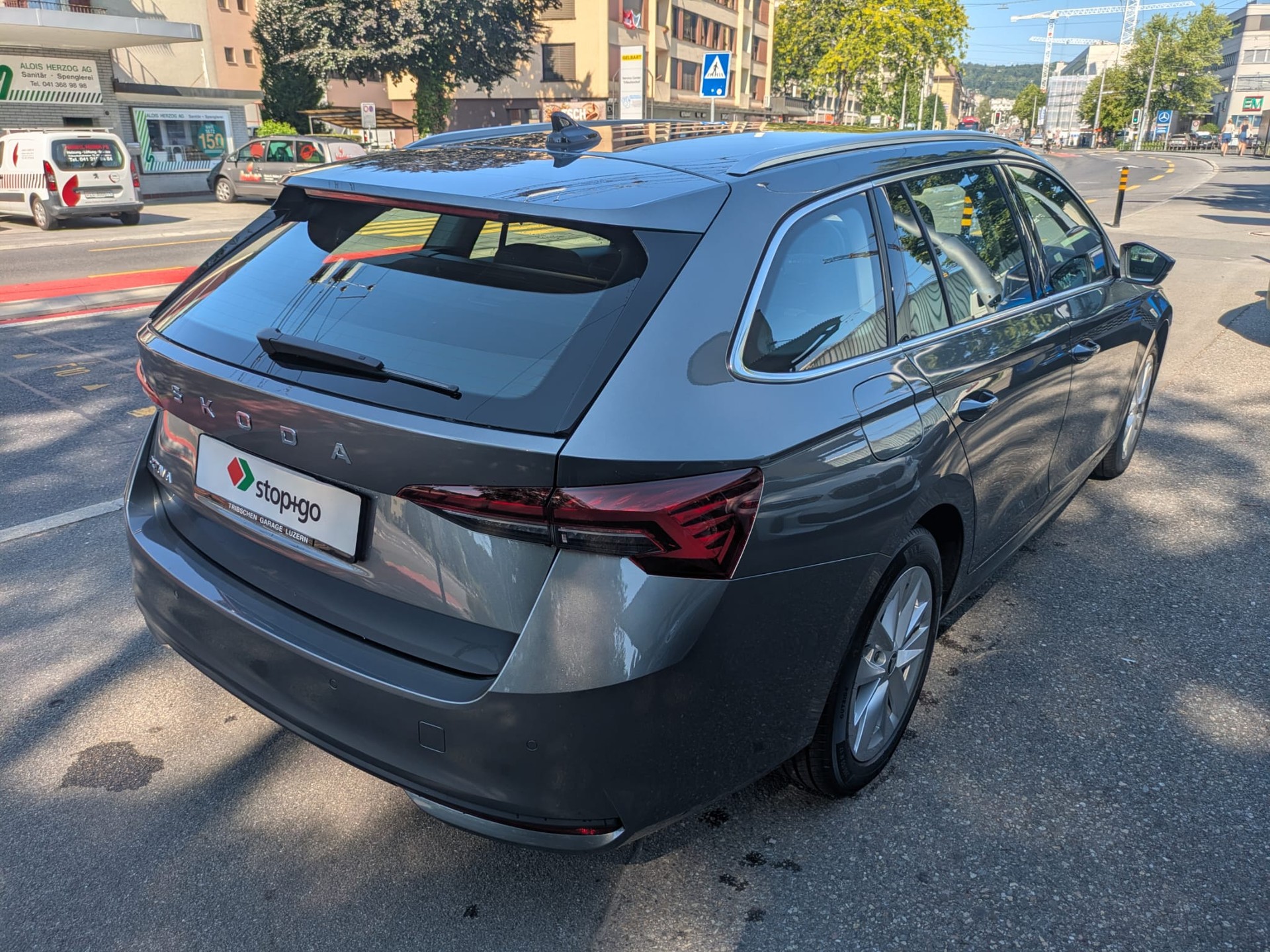 SKODA Octavia Combi 1.5 TSI mHEV DSG Selection-image-8