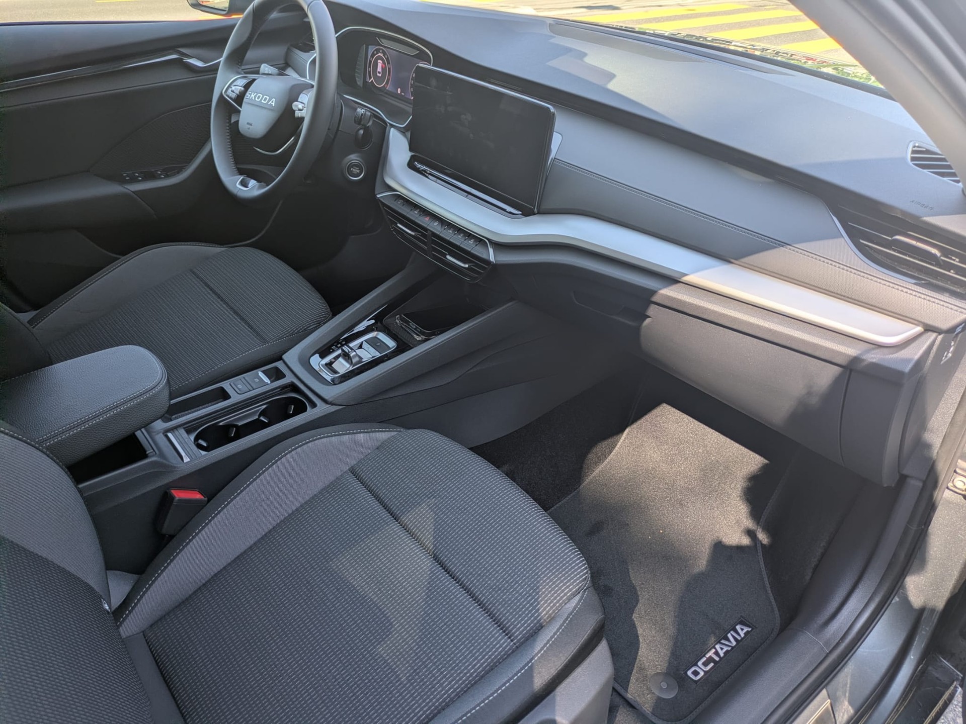 SKODA Octavia Combi 1.5 TSI mHEV DSG Selection-image-16