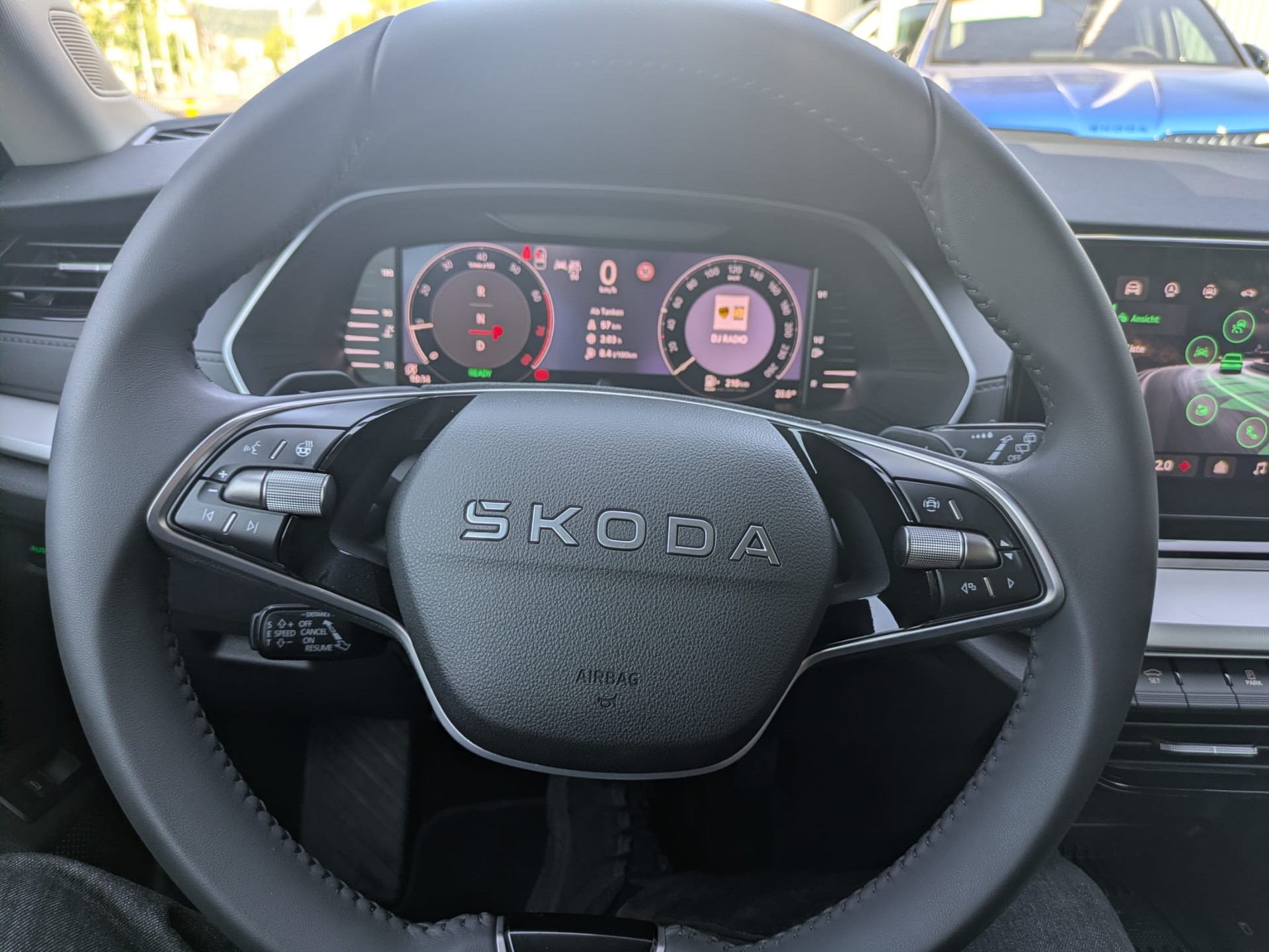 SKODA Octavia Combi 1.5 TSI mHEV DSG Selection-image-19