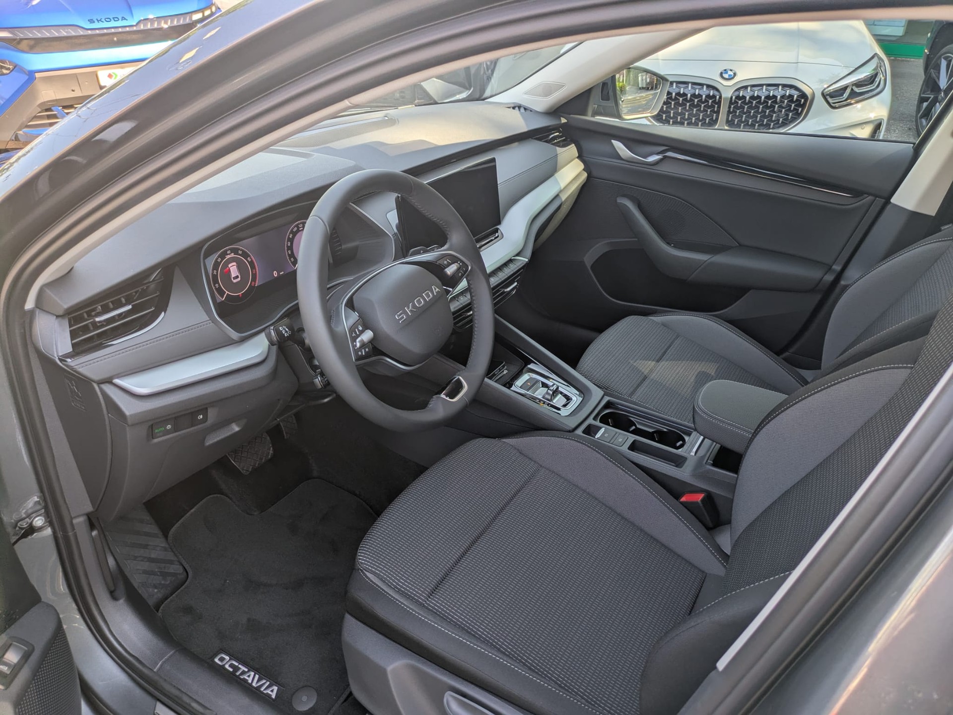 SKODA Octavia Combi 1.5 TSI mHEV DSG Selection-image-17
