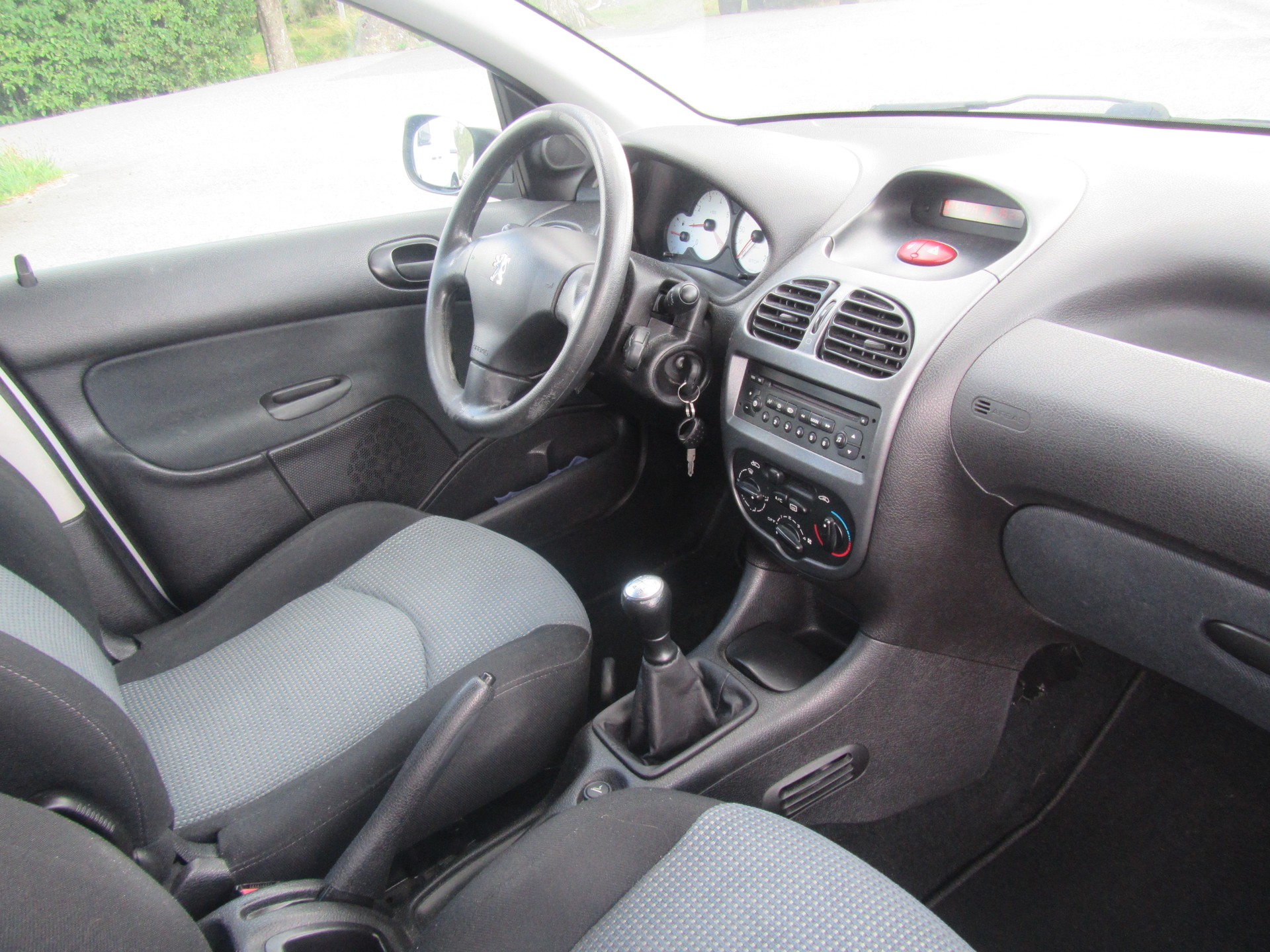 PEUGEOT 206 1.4 16V Look-image-4