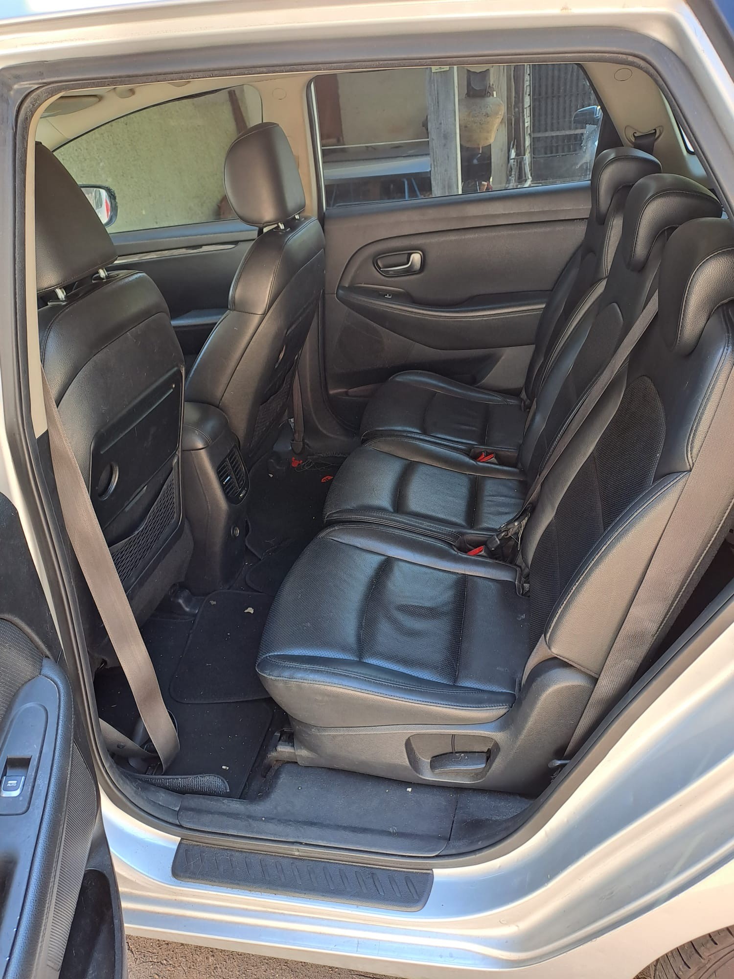 KIA Carens 1.6 GDI Swiss Eco Edition-image-0