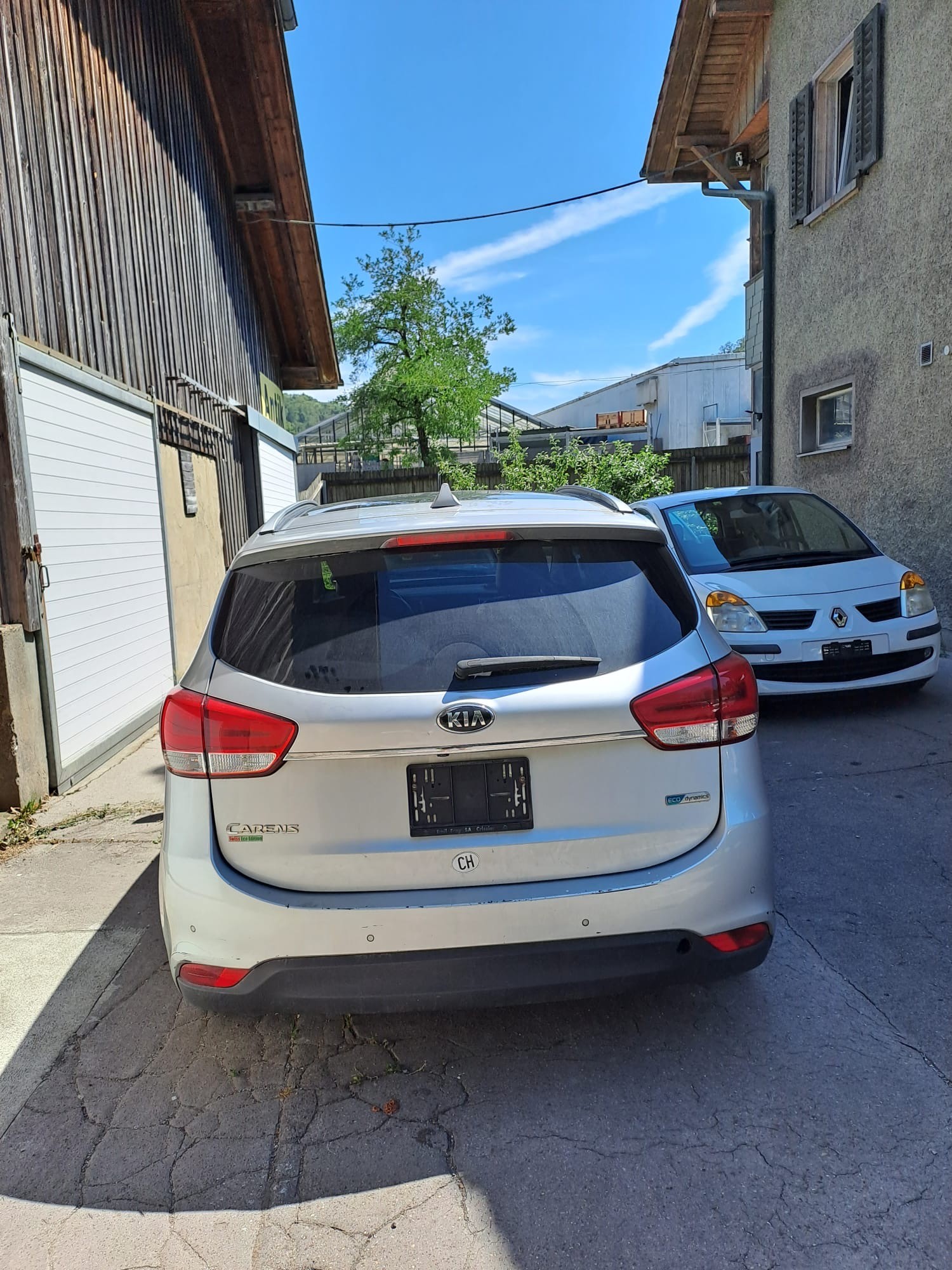 KIA Carens 1.6 GDI Swiss Eco Edition-image-8