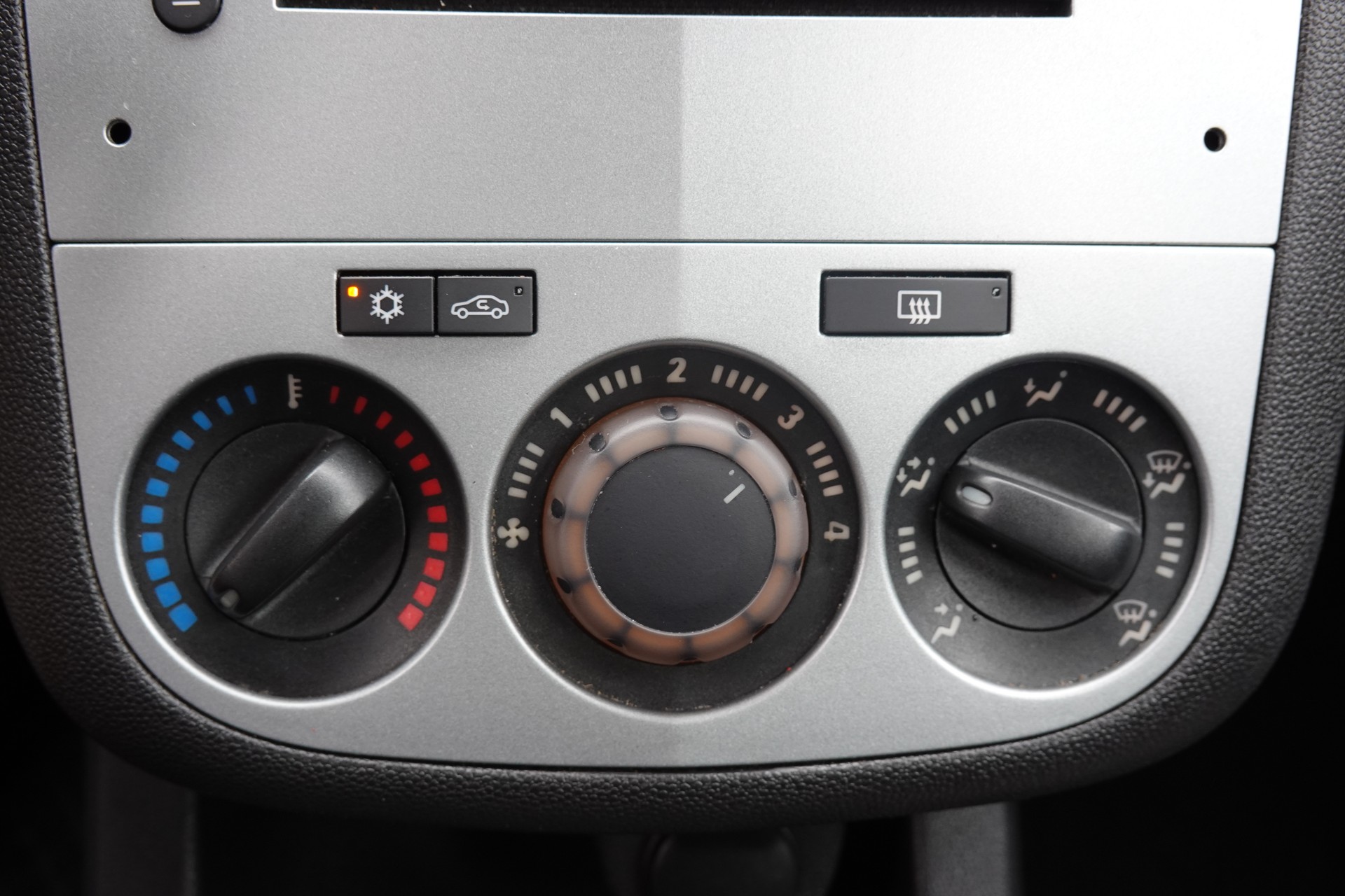 OPEL Corsa 1.4 TP -"*CH Vehicule * 8 Pneus * Sieges/Volant chauffants * Capteur stationnement * Tempomat *"-image-13