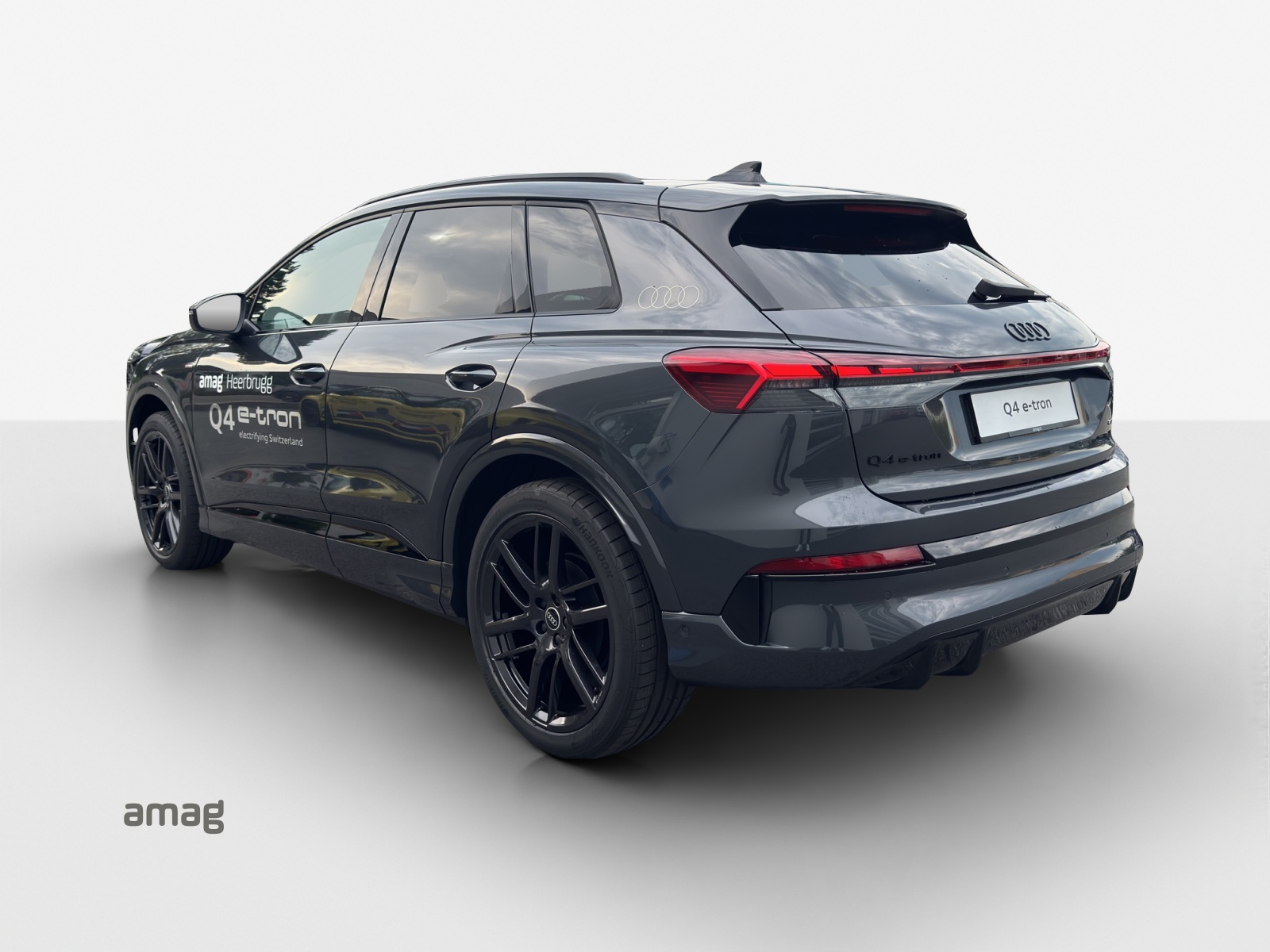AUDI Q4 e-tron SUV quattro performance-image-2