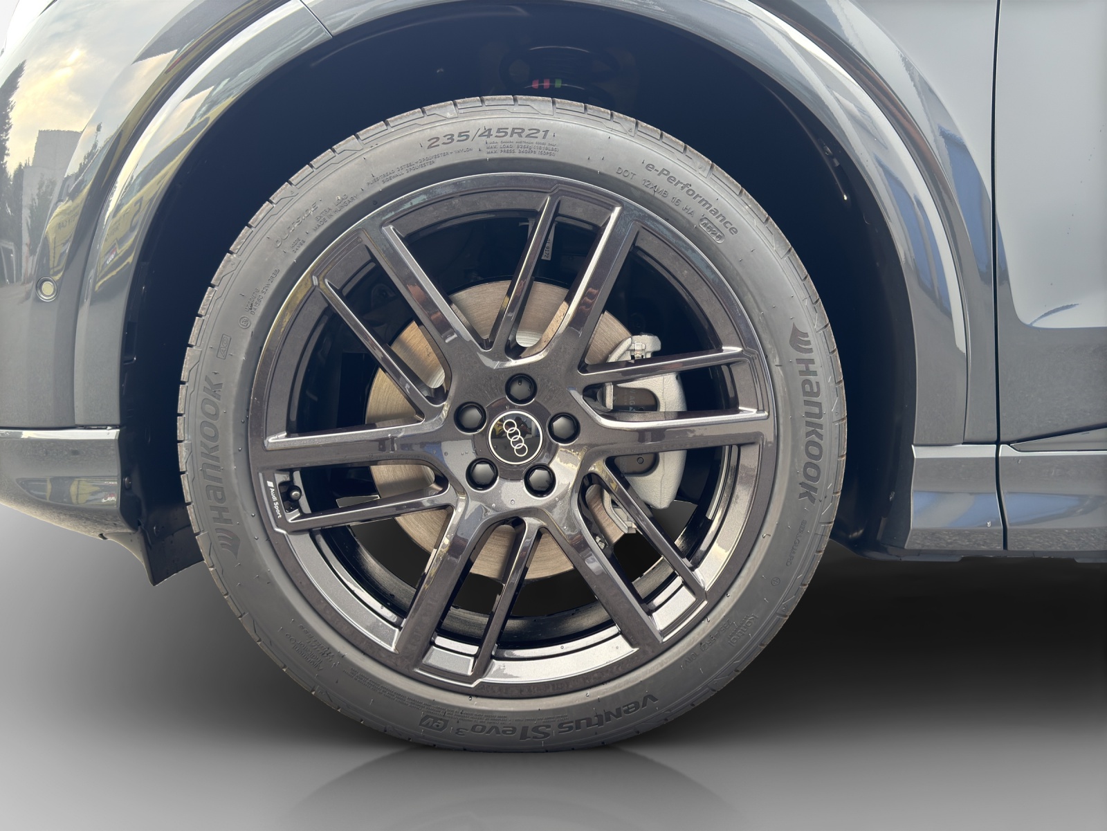 AUDI Q4 e-tron SUV quattro performance-image-14