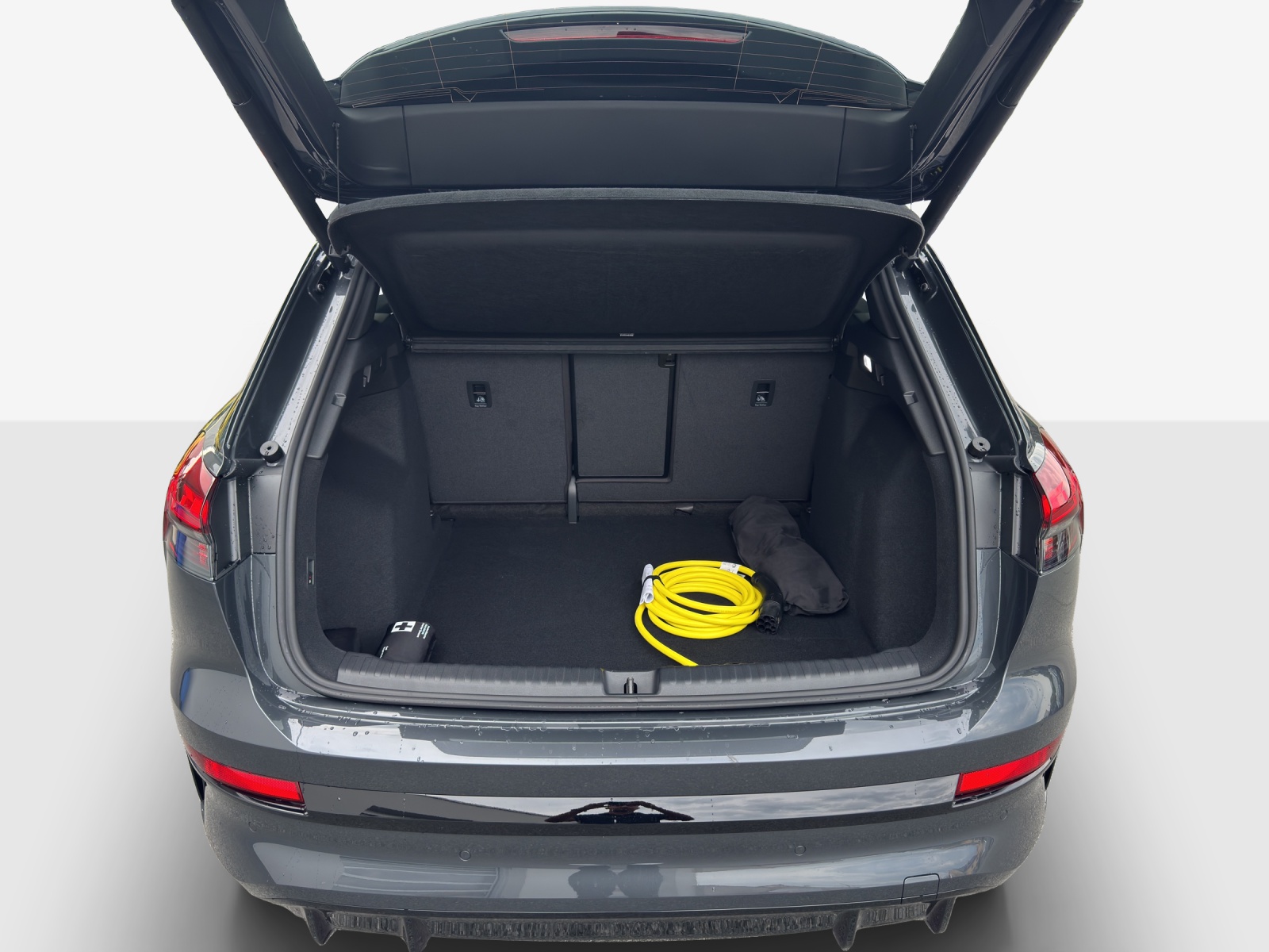 AUDI Q4 e-tron SUV quattro performance-image-12