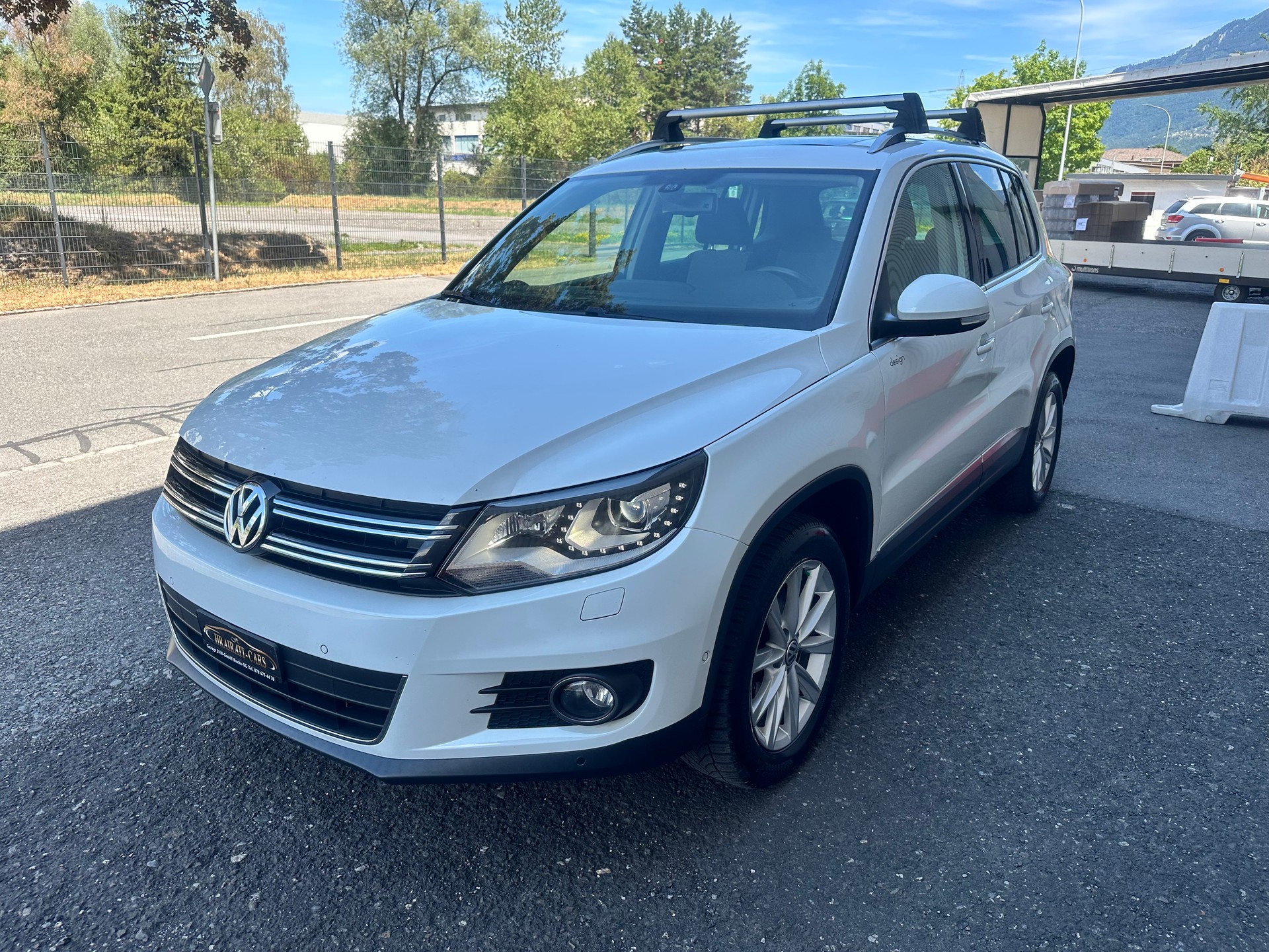 VW Tiguan 2.0 TSI Design 4Motion DSG-image-2