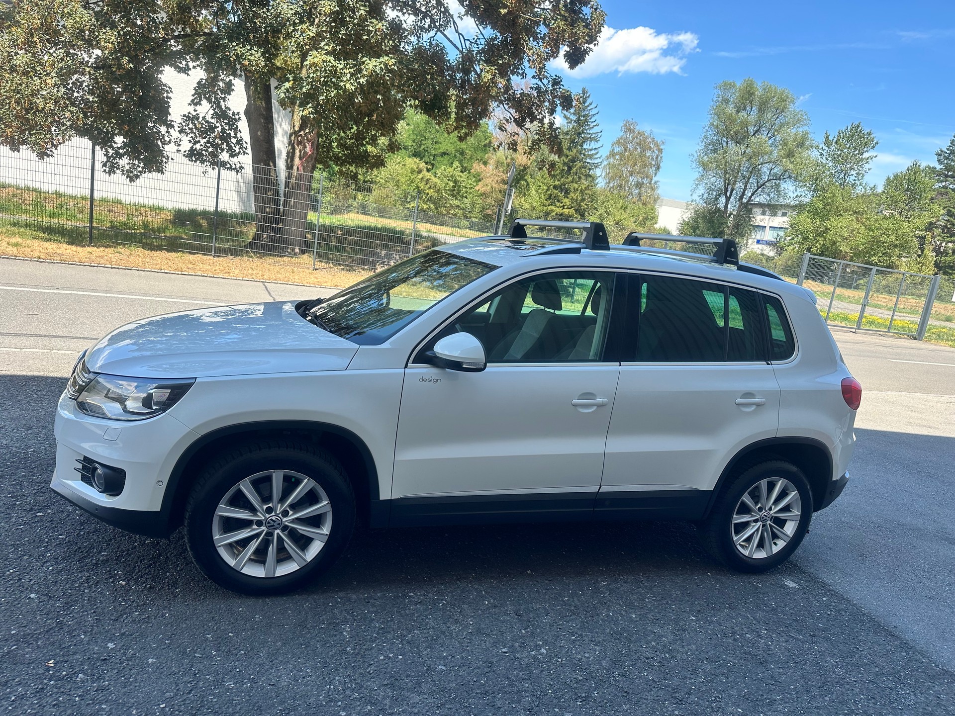 VW Tiguan 2.0 TSI Design 4Motion DSG-image-3