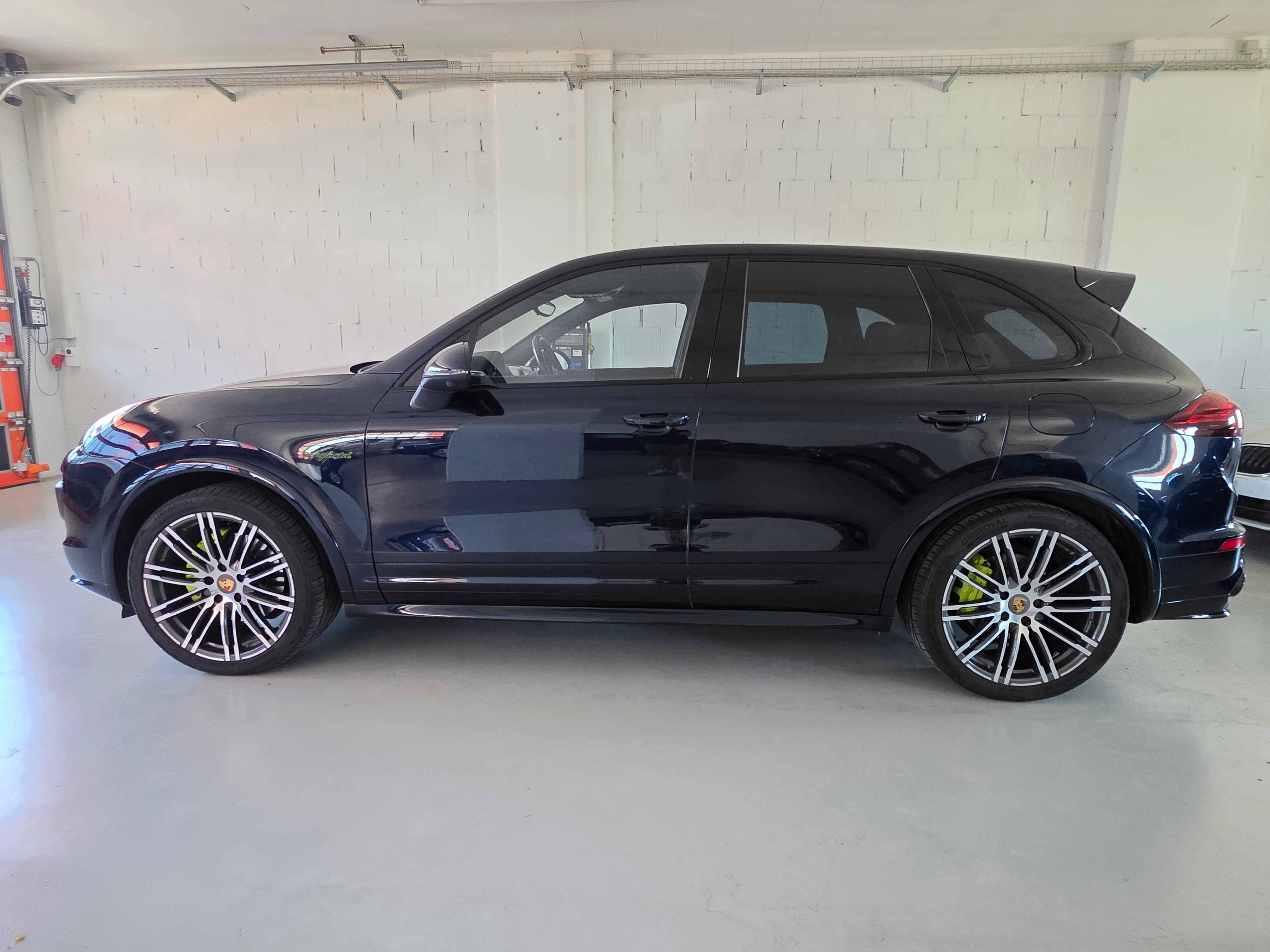 PORSCHE Cayenne S E-Hybrid Platinum Edition — slika 1