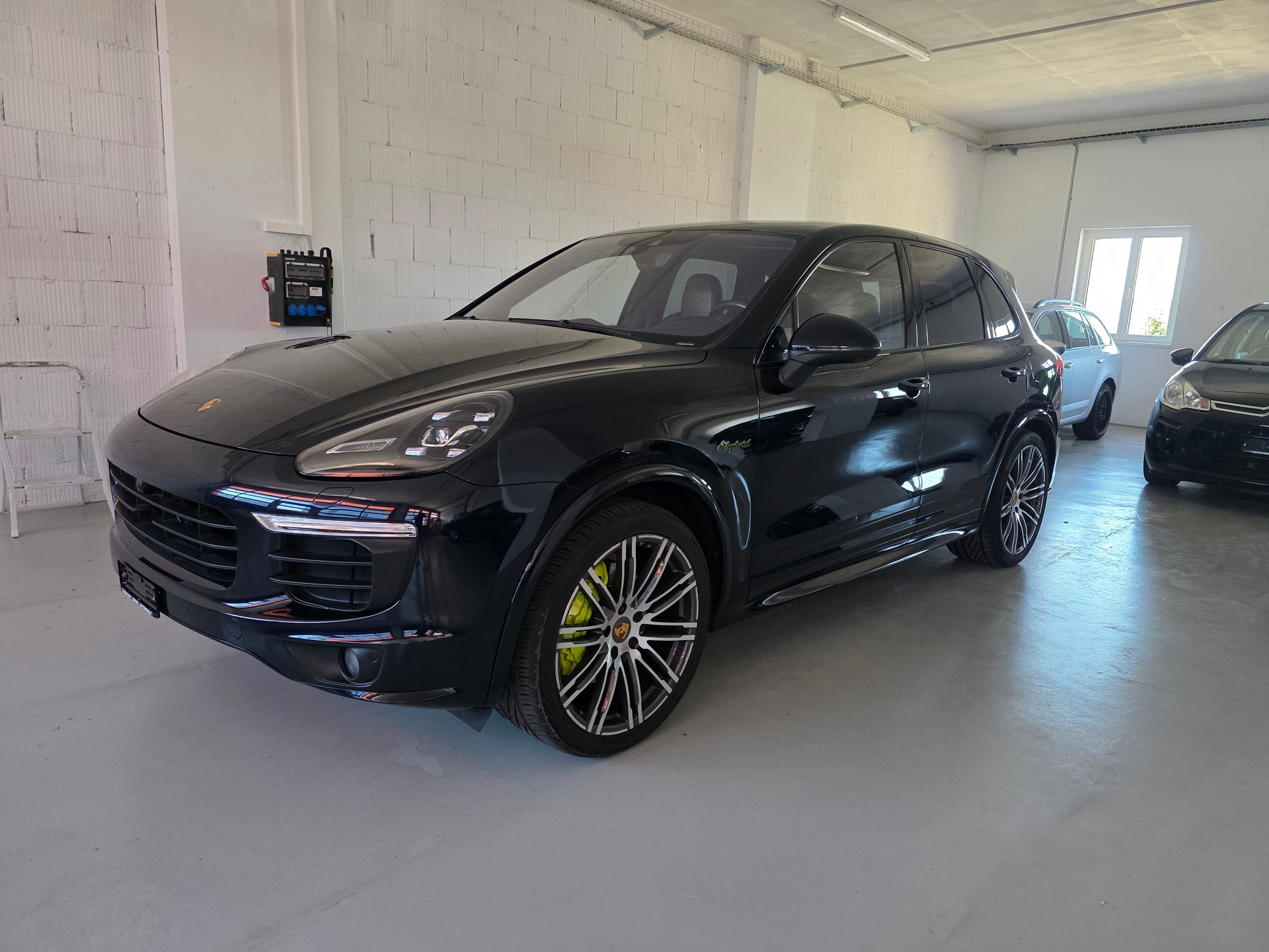 PORSCHE Cayenne S E-Hybrid Platinum Edition-image-1