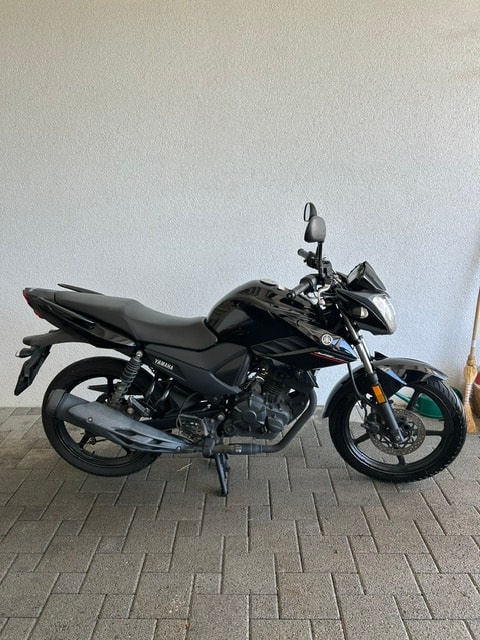 YAMAHA YS 125-image-1