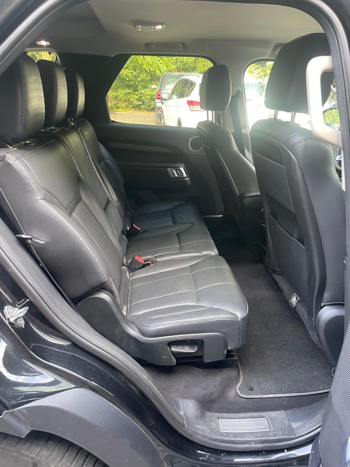 LAND ROVER Discovery 2.0 SD4 HSE Luxury Automatic-image-10