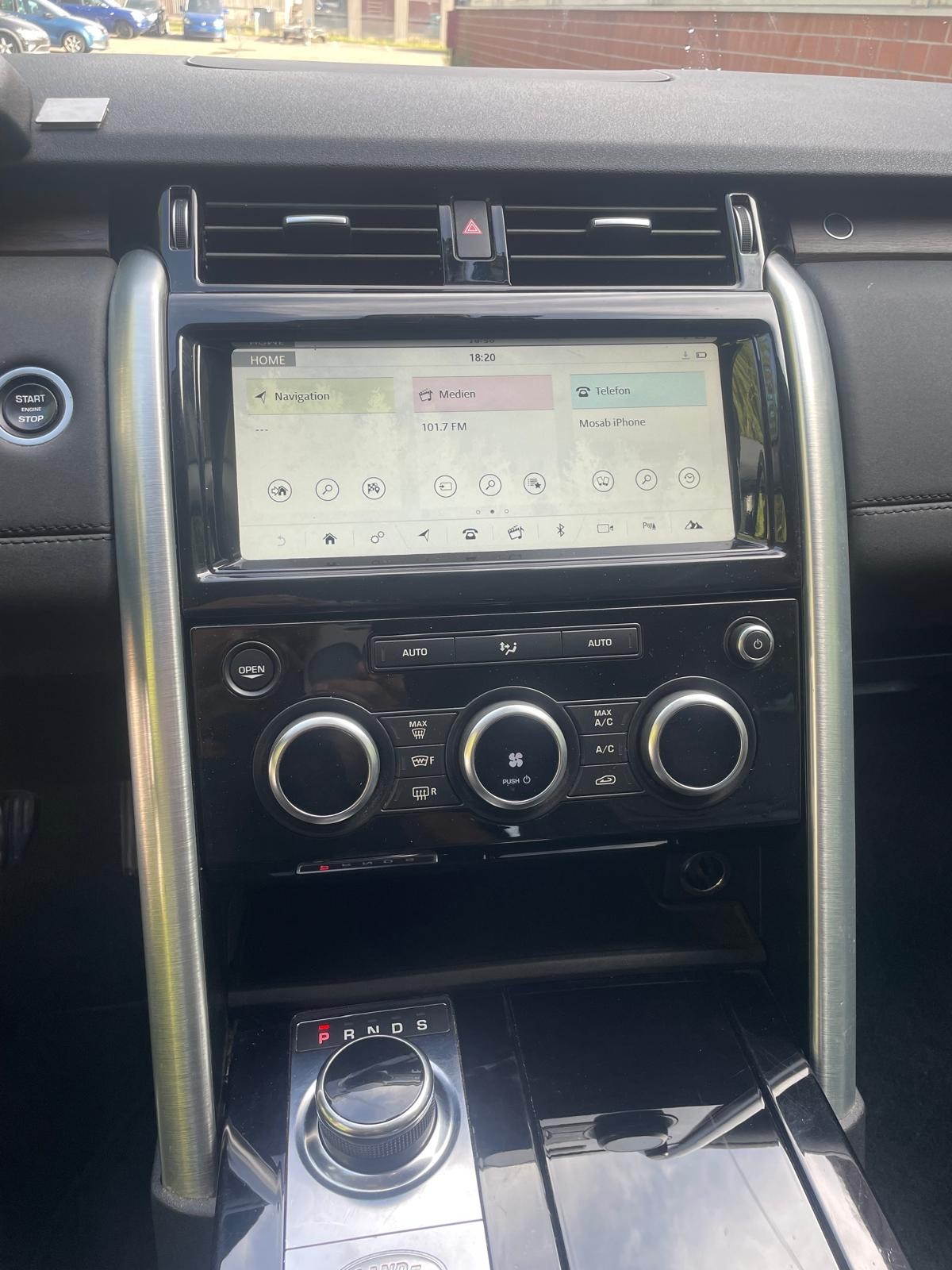 LAND ROVER Discovery 2.0 SD4 HSE Luxury Automatic-image-13