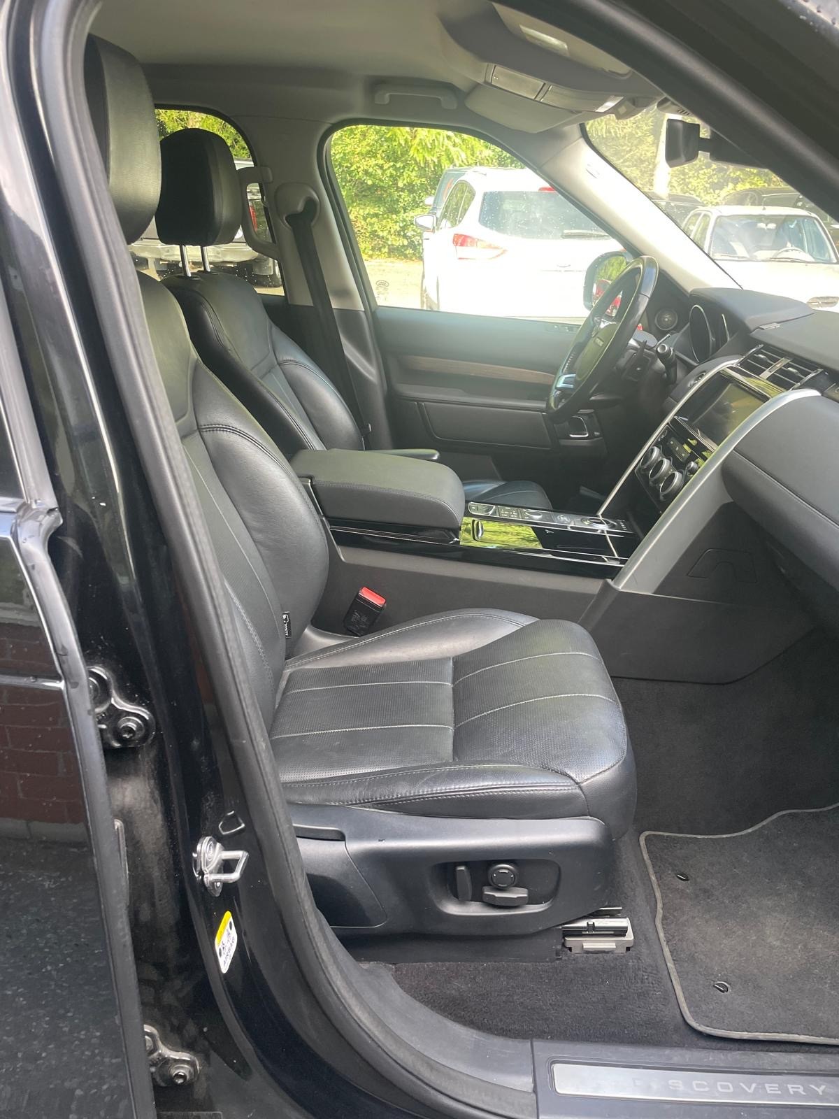 LAND ROVER Discovery 2.0 SD4 HSE Luxury Automatic-image-6