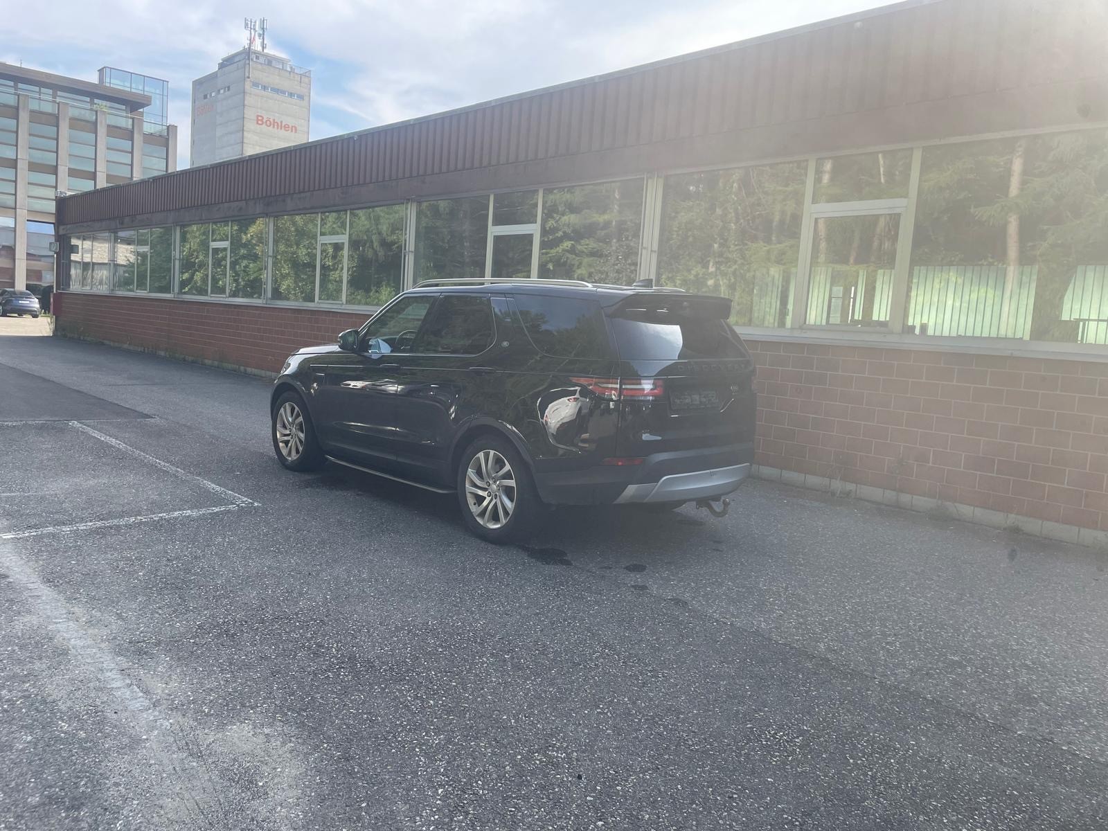 LAND ROVER Discovery 2.0 SD4 HSE Luxury Automatic-image-4