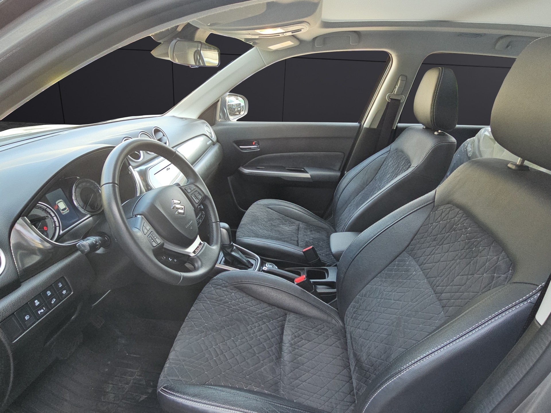 SUZUKI Vitara 1.4 T Piz Sulai Top Hybrid 4x4-image-12