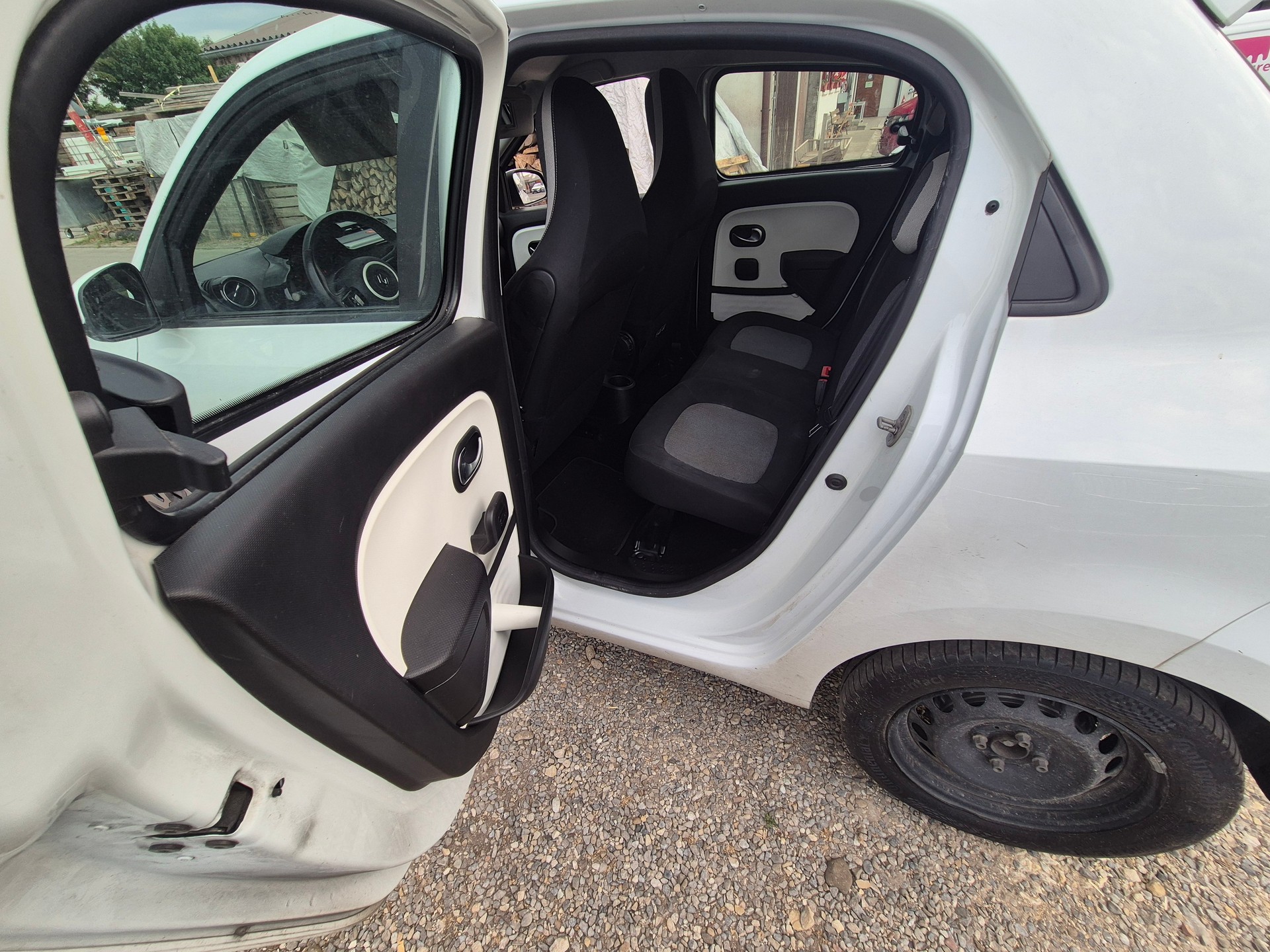 RENAULT Twingo 2018 1. Hand Schalter MFK möglich-image-6