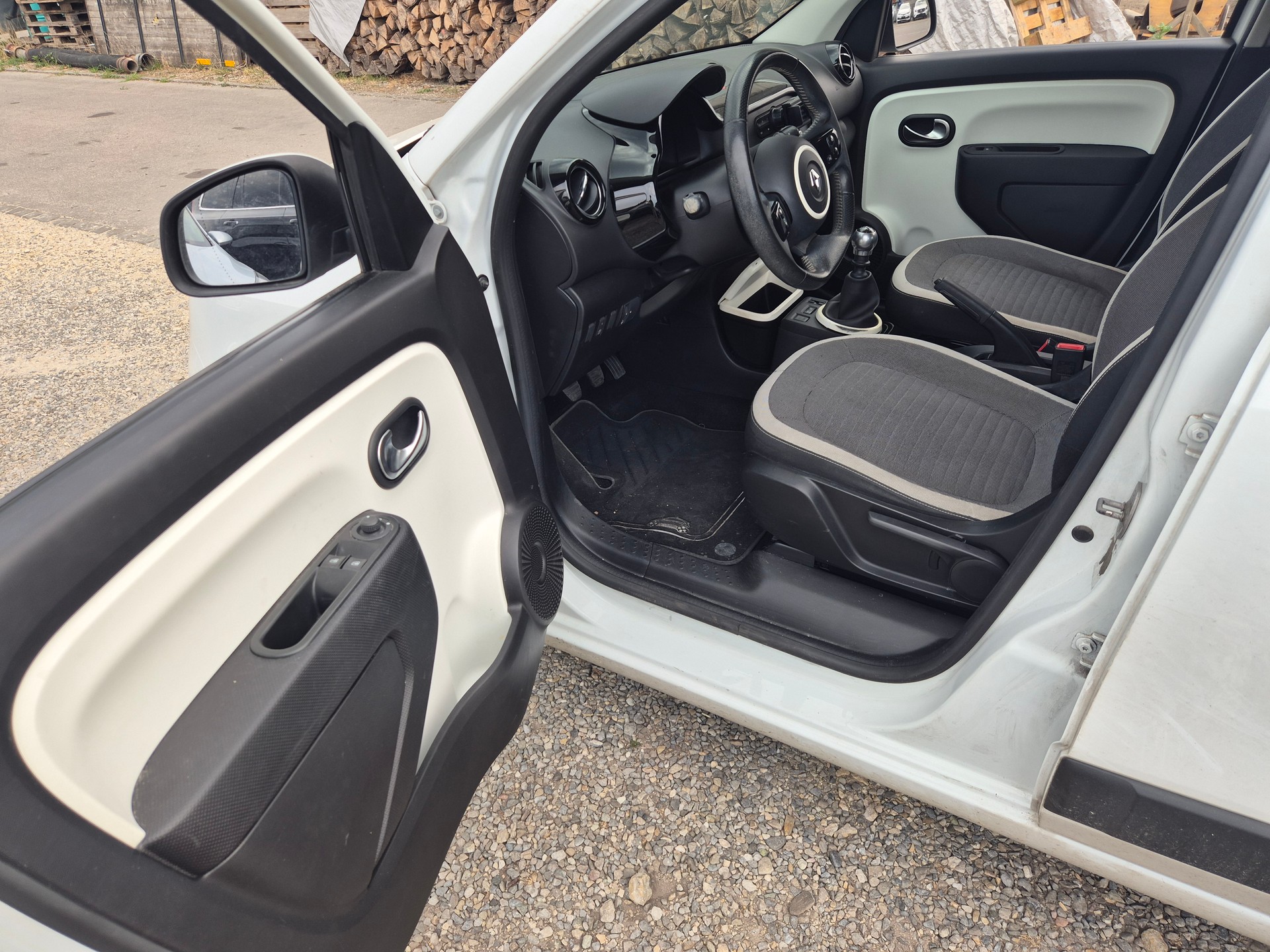 RENAULT Twingo 2018 1. Hand Schalter MFK möglich-image-8
