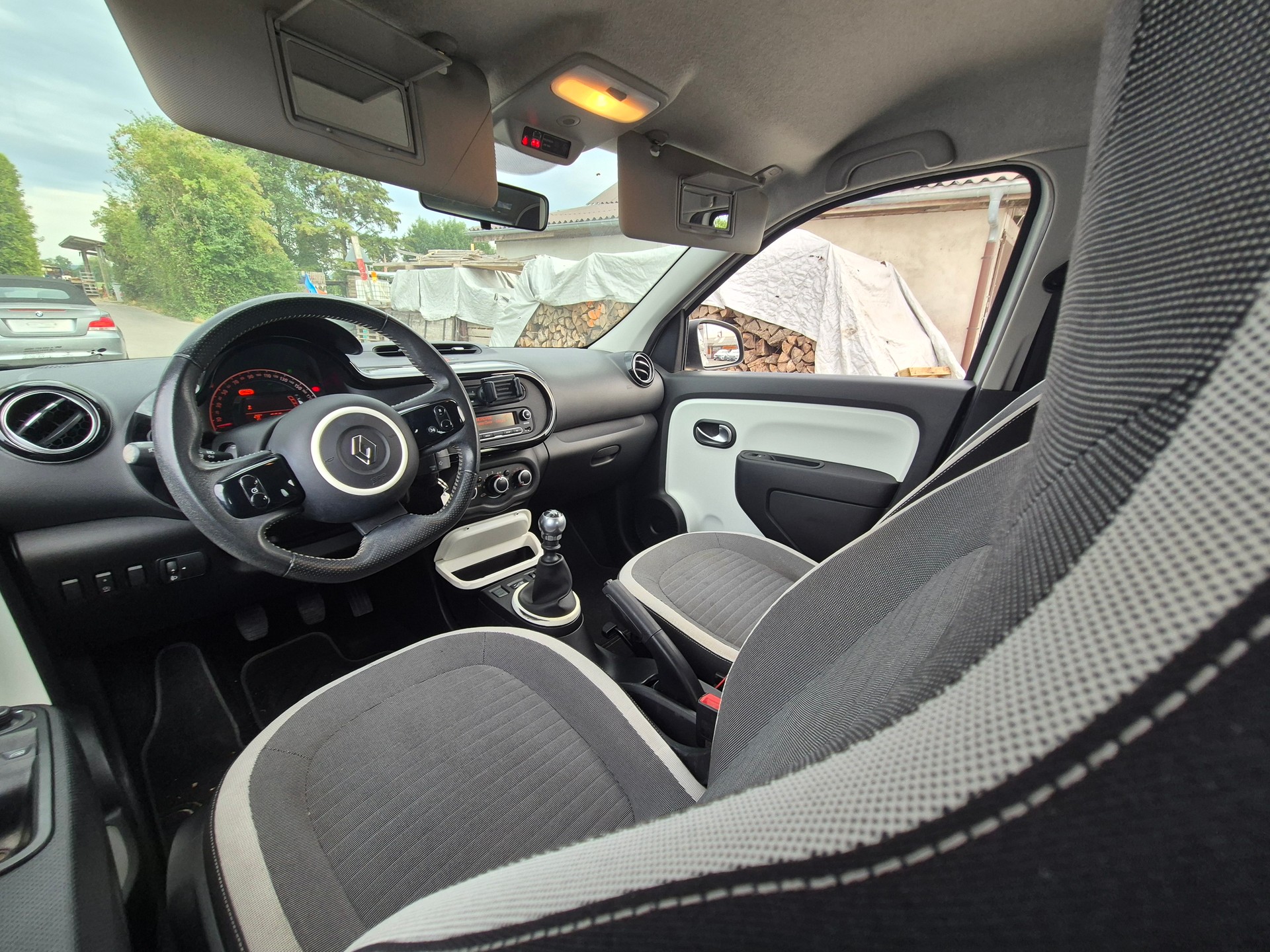 RENAULT Twingo 2018 1. Hand Schalter MFK möglich-image-9