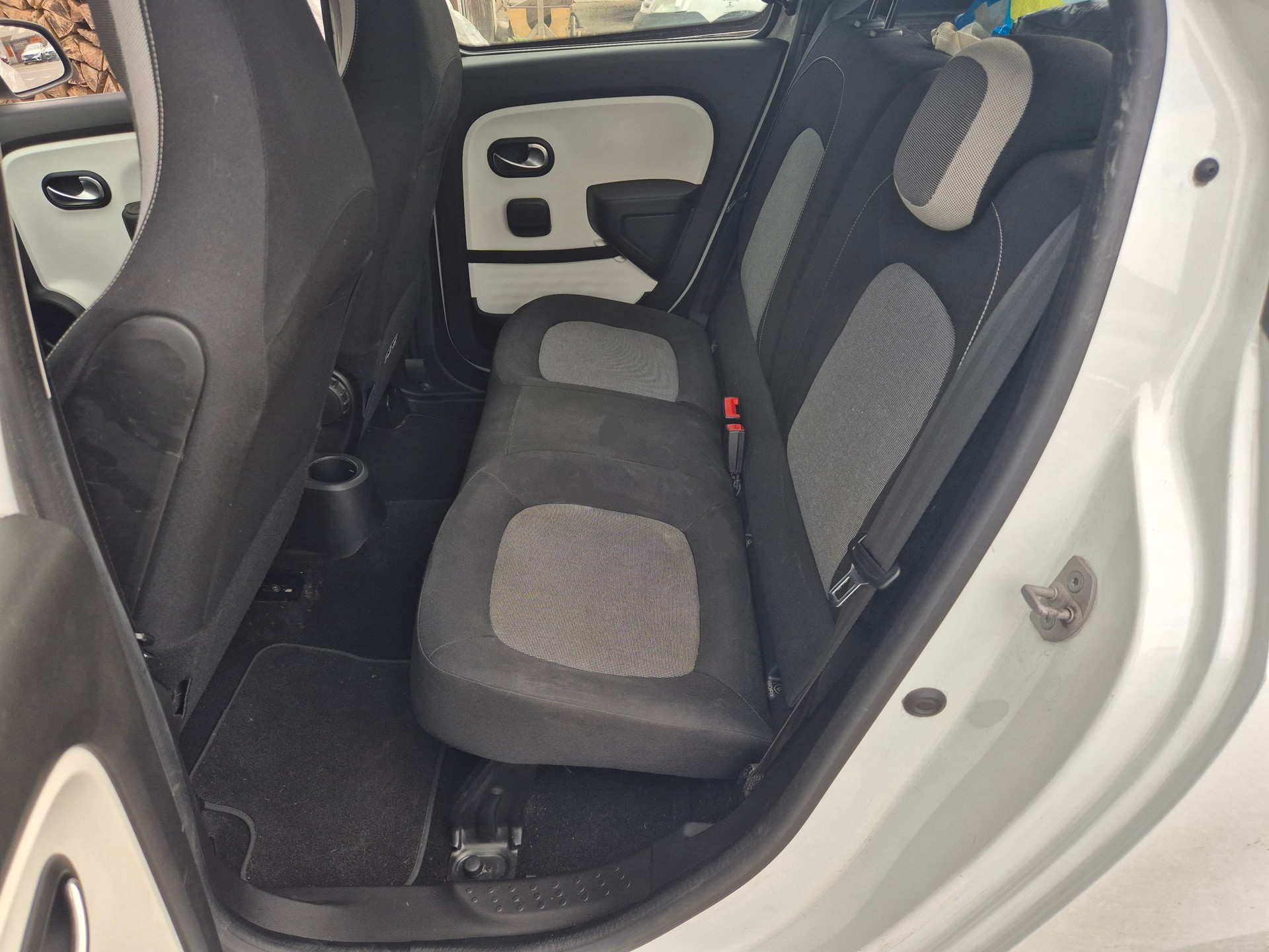 RENAULT Twingo 2018 1. Hand Schalter MFK möglich-image-7